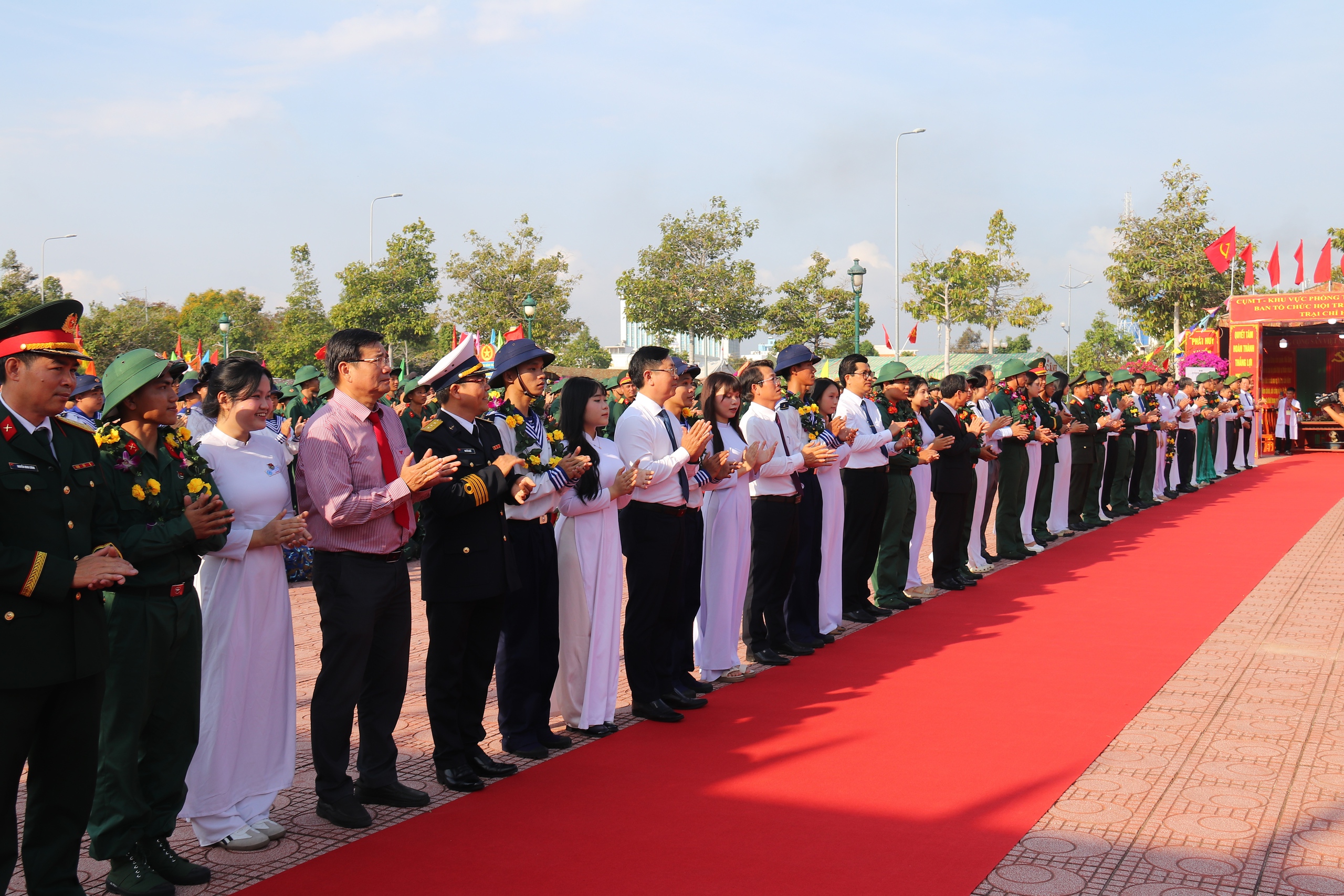 Giao nhận quân 2026: Thanh niên Gia Lai và Lâm Đồng sẵn sàng lên đường nhập ngũ - Ảnh 19.