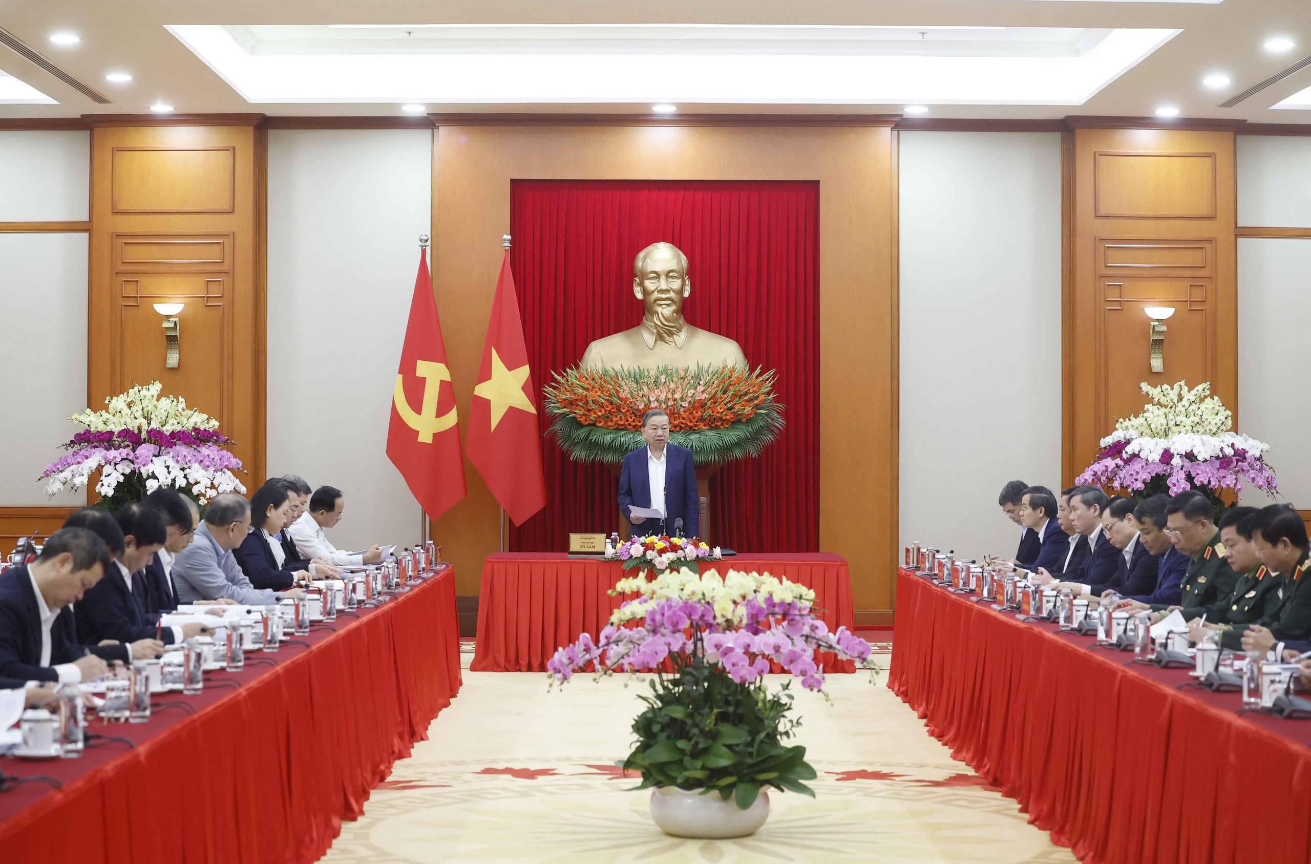 Chuẩn bị cơ sở l&yacute; luận, thực tiễn cho c&aacute;c quyết s&aacute;ch chiến lược giai đoạn mới- Ảnh 2.