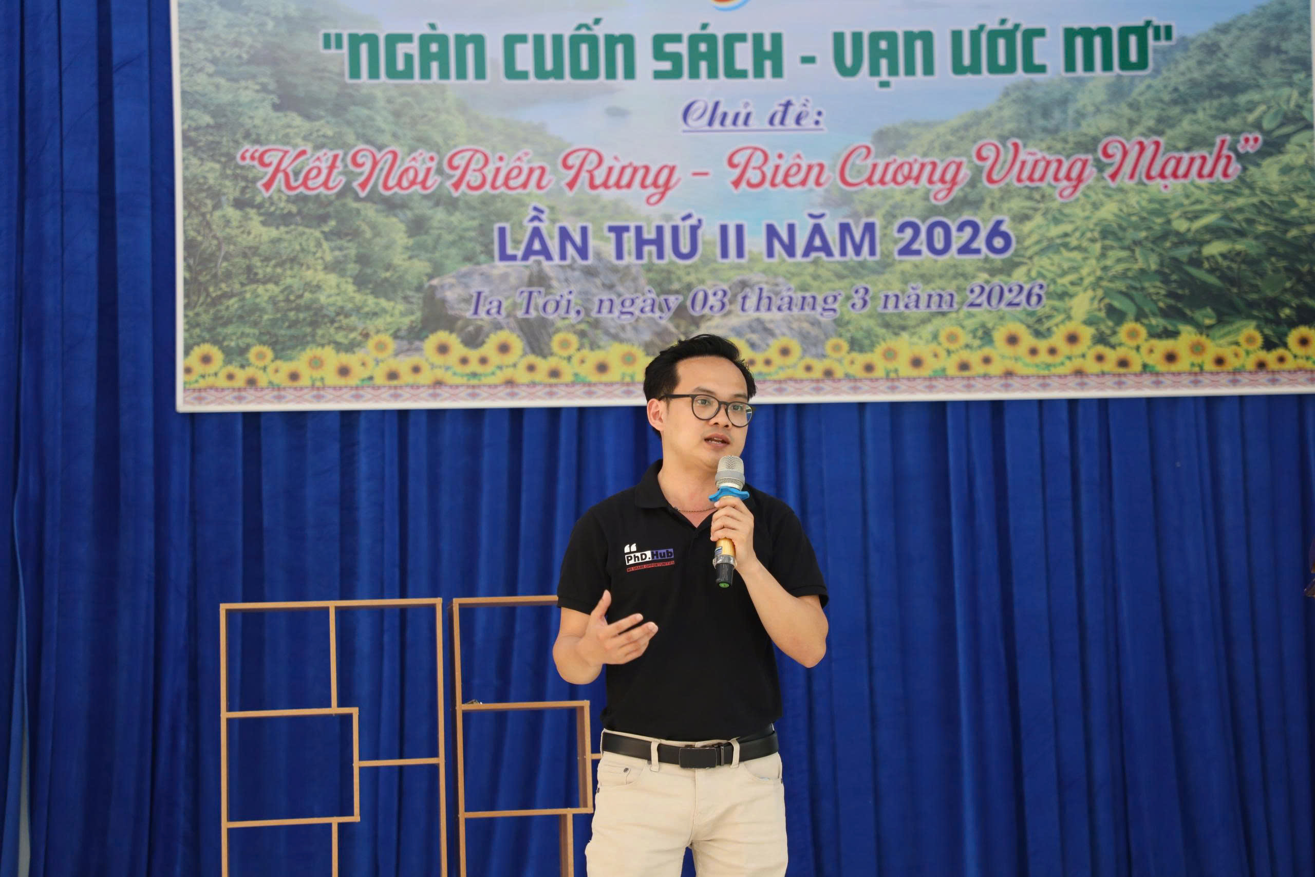 Truyền cảm hứng, bồi đắp tr&aacute;ch nhiệm bảo vệ chủ quyền bi&ecirc;n giới cho thế hệ trẻ- Ảnh 2.