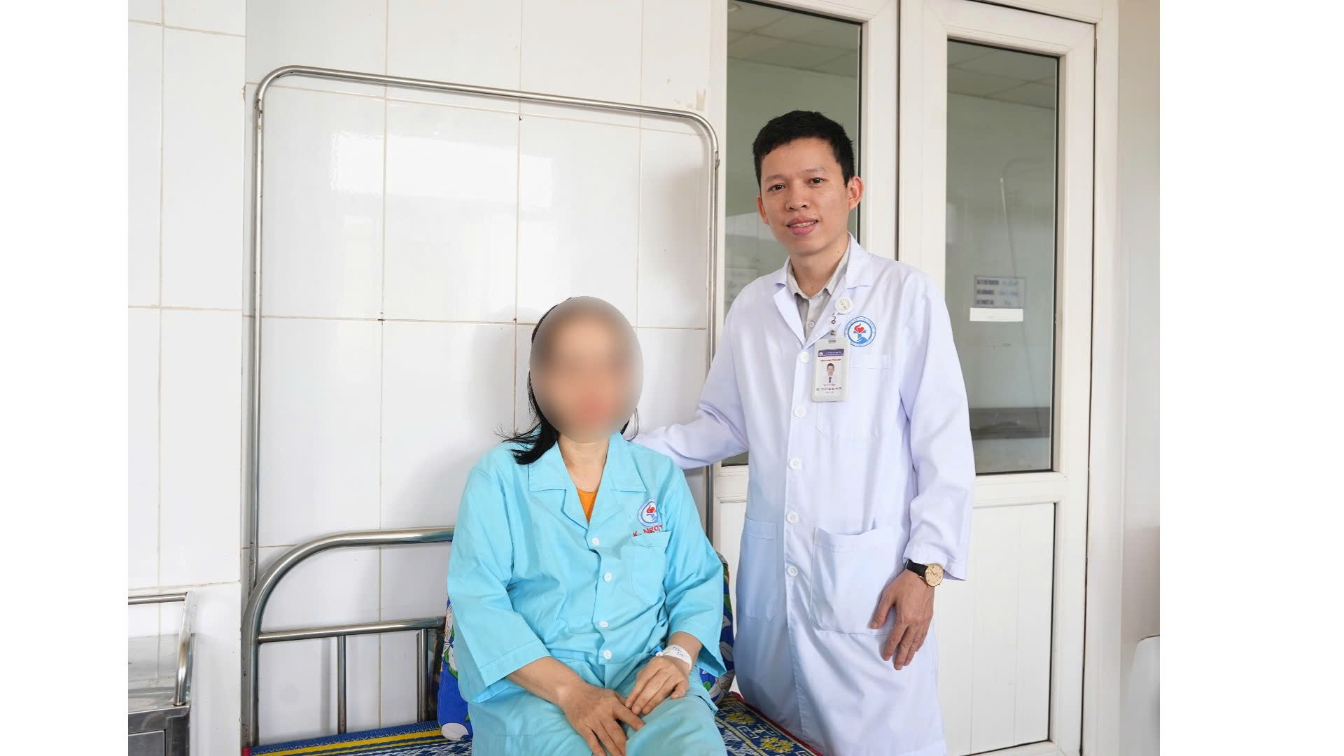 Đại tiện xuất huyết kéo dài 2 tháng, bệnh nhân phải nhập viện cấp cứu - Ảnh 1.