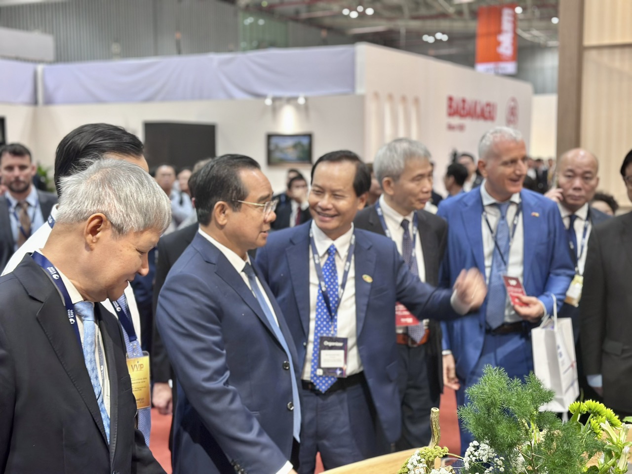 Xuất khẩu đồ gỗ Việt chuyển từ gia công sang có thương hiệu- Ảnh 1. Xuất khẩu đồ gỗ Việt chuyển từ gia công sang có thương hiệu- Ảnh 1.