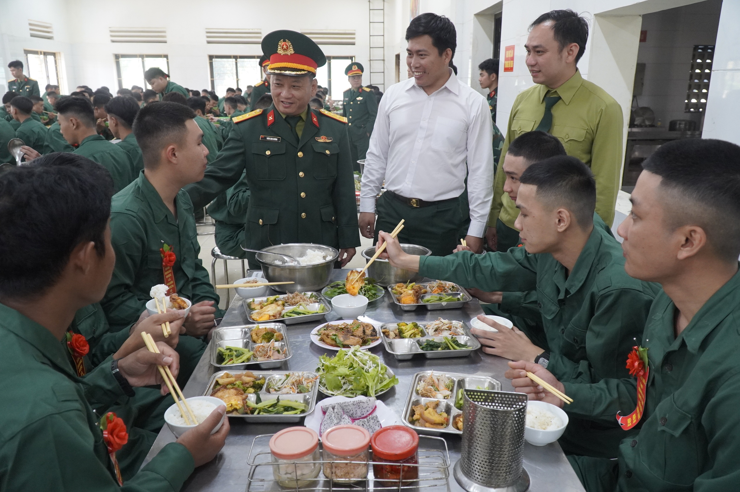 'Đột nhập' nơi huấn luyện, xem t&acirc;n binh ăn g&igrave;, nghỉ ngơi ra sao?- Ảnh 8.