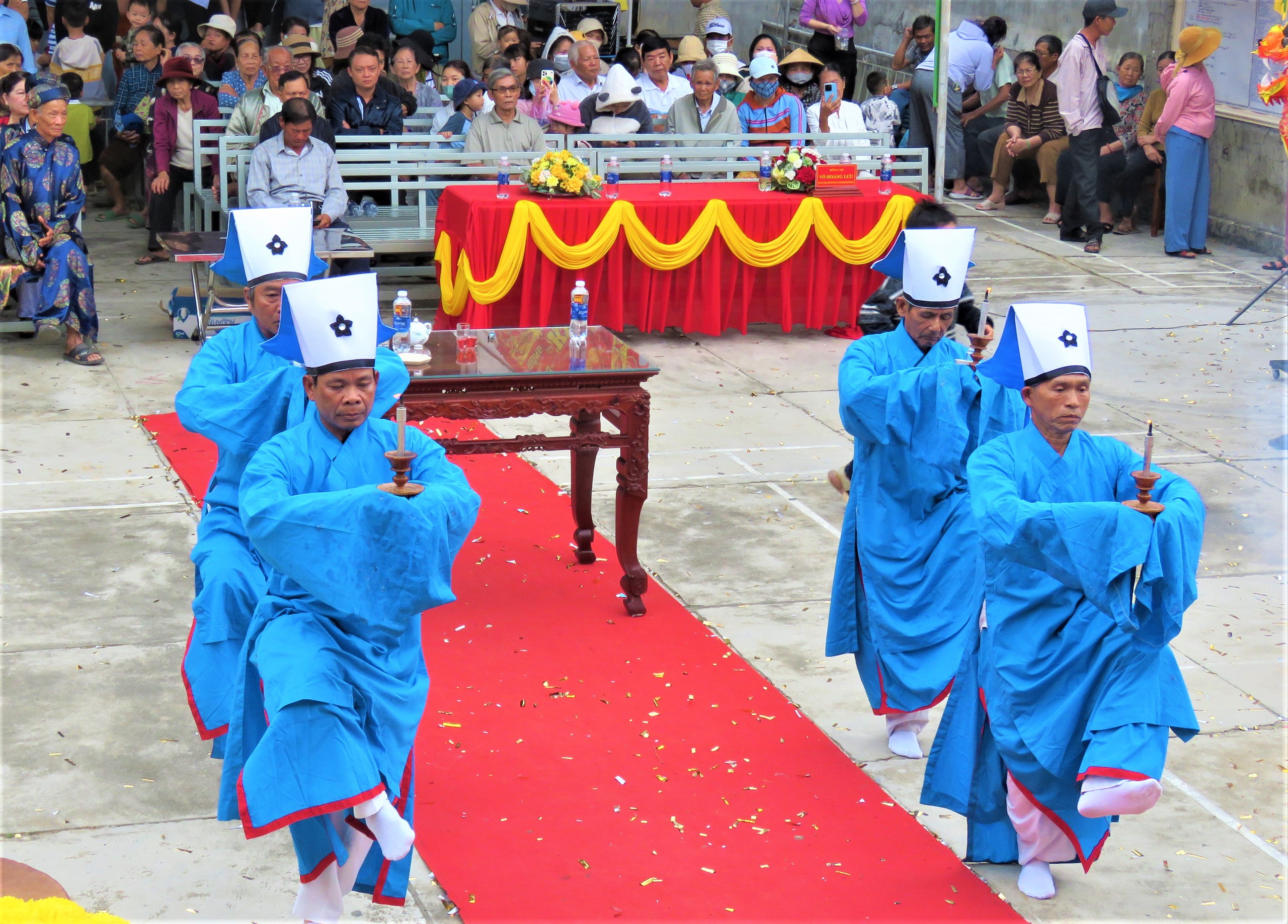 Lễ hội Vía Bà tưởng nhớ bà đỡ được vua Tự Đức ban sắc- Ảnh 4.
