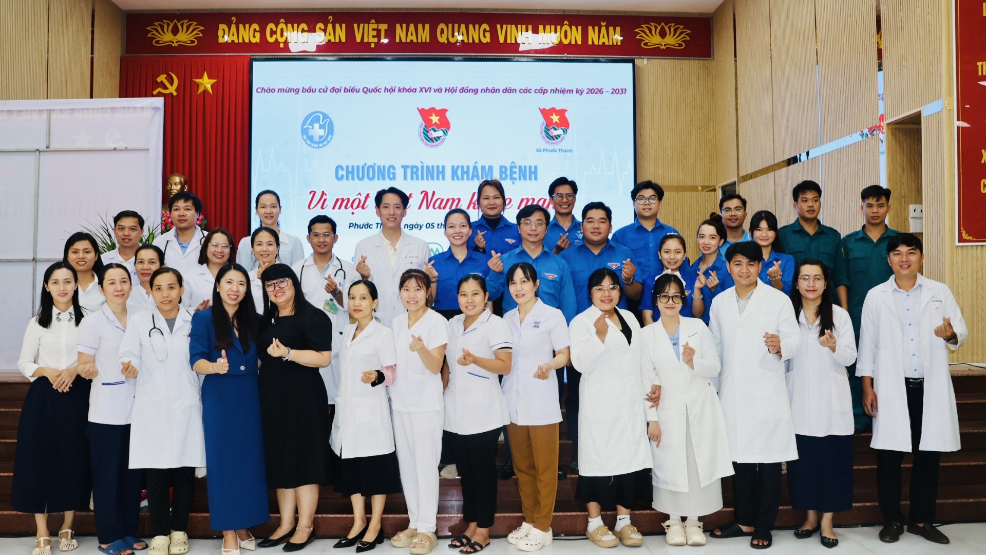 Th&aacute;ng Thanh ni&ecirc;n: T.Ư Đo&agrave;n phối hợp kh&aacute;m bệnh ph&aacute;t thuốc miễn ph&iacute; cho người d&acirc;n  - Ảnh 2.