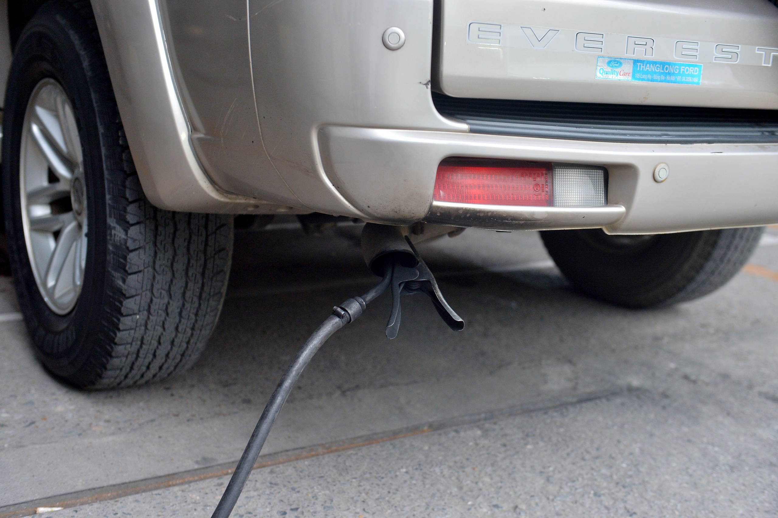 Đo kh&iacute; thải 'đạp l&uacute;t ch&acirc;n ga': K&yacute; cam kết vẫn c&oacute; thể bị từ chối kiểm định- Ảnh 2.