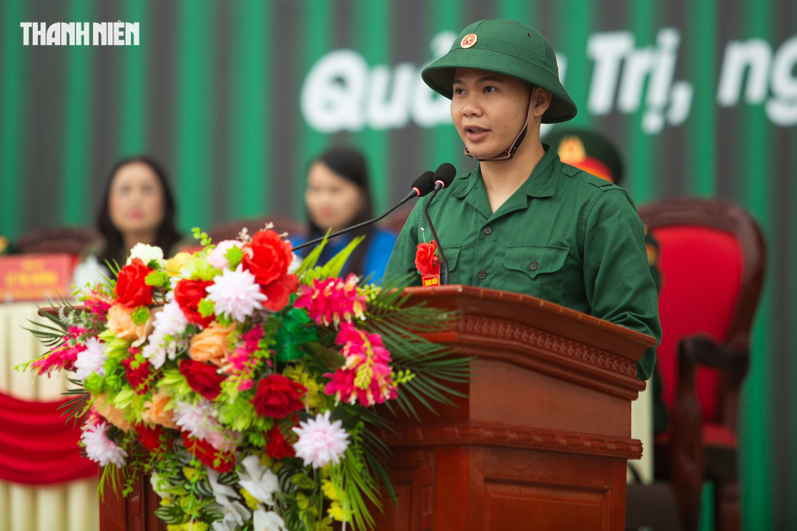 Người d&acirc;n Quảng Trị đội mưa tiễn t&acirc;n binh l&ecirc;n đường nhập ngũ- Ảnh 5.