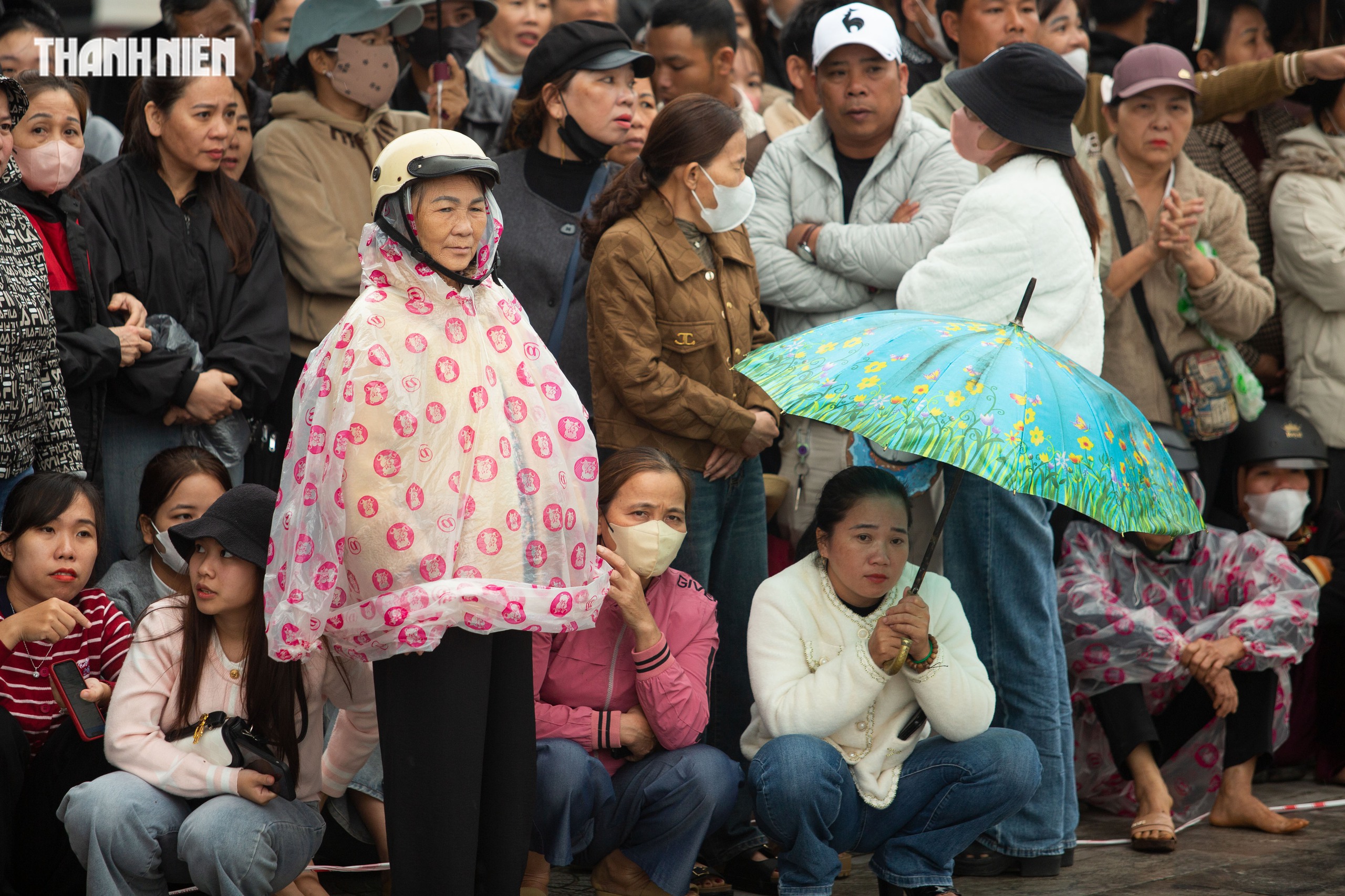 Người d&acirc;n Quảng Trị đội mưa tiễn t&acirc;n binh l&ecirc;n đường nhập ngũ- Ảnh 8.