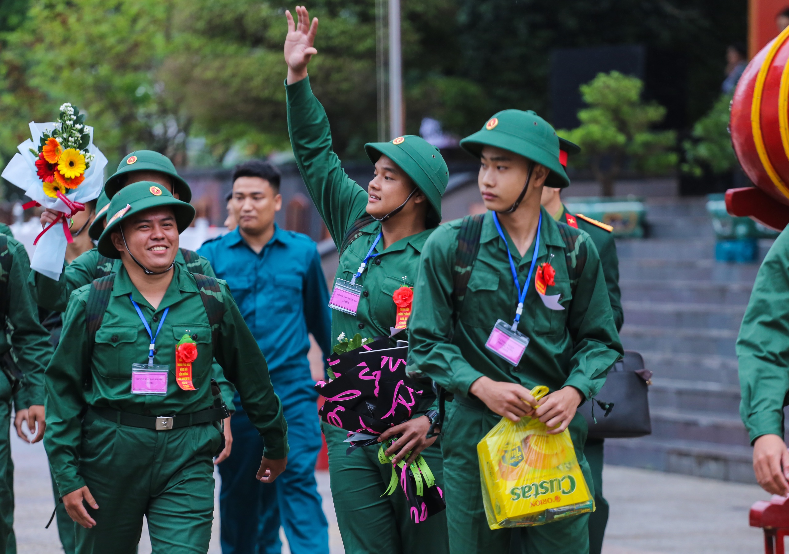 Kỹ sư x&acirc;y dựng g&aacute;c lại c&ocirc;ng việc, hăng h&aacute;i l&ecirc;n đường nhập ngũ- Ảnh 5.
