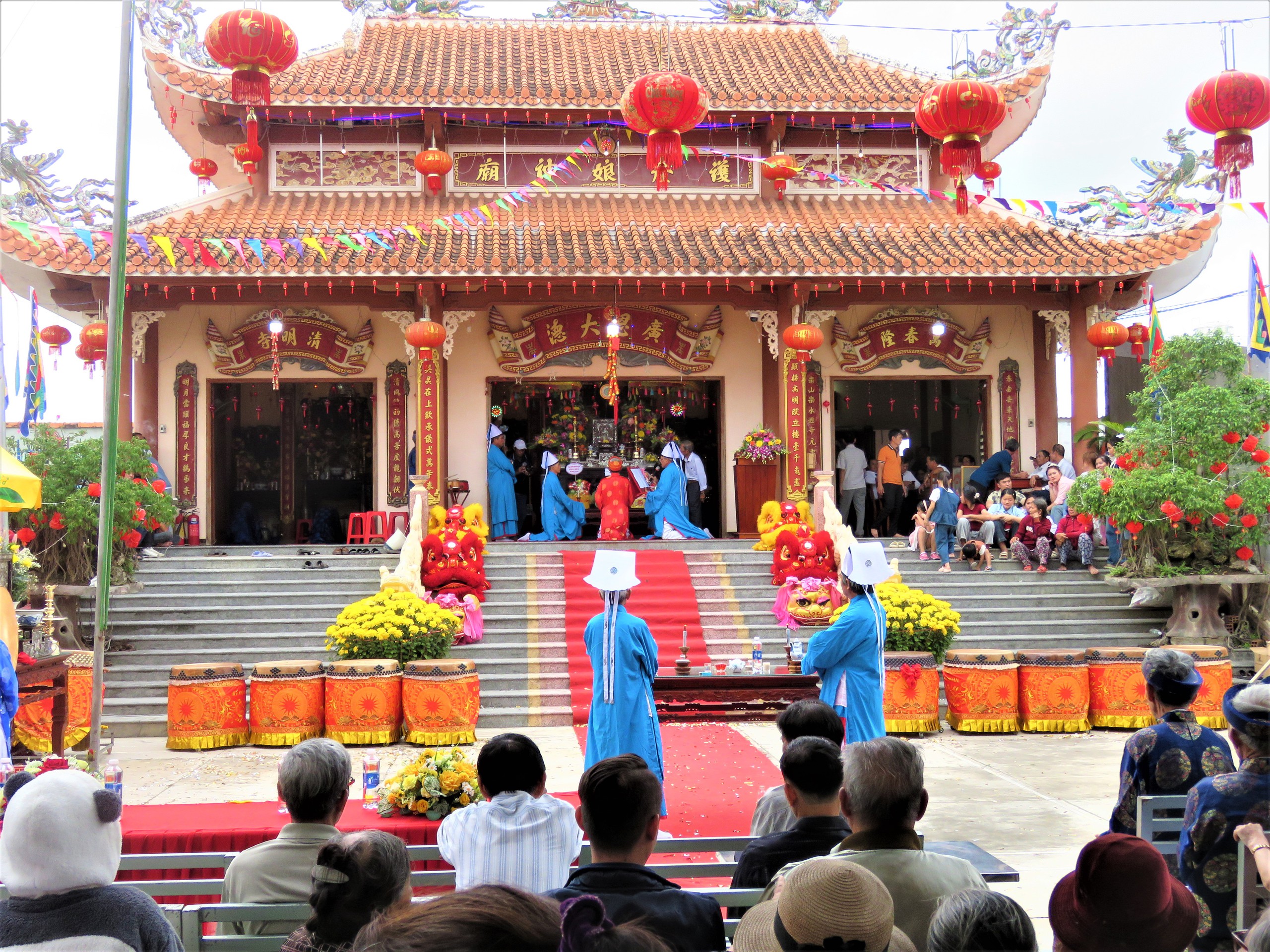 Lễ hội Vía Bà tưởng nhớ bà đỡ được vua Tự Đức ban sắc- Ảnh 1.