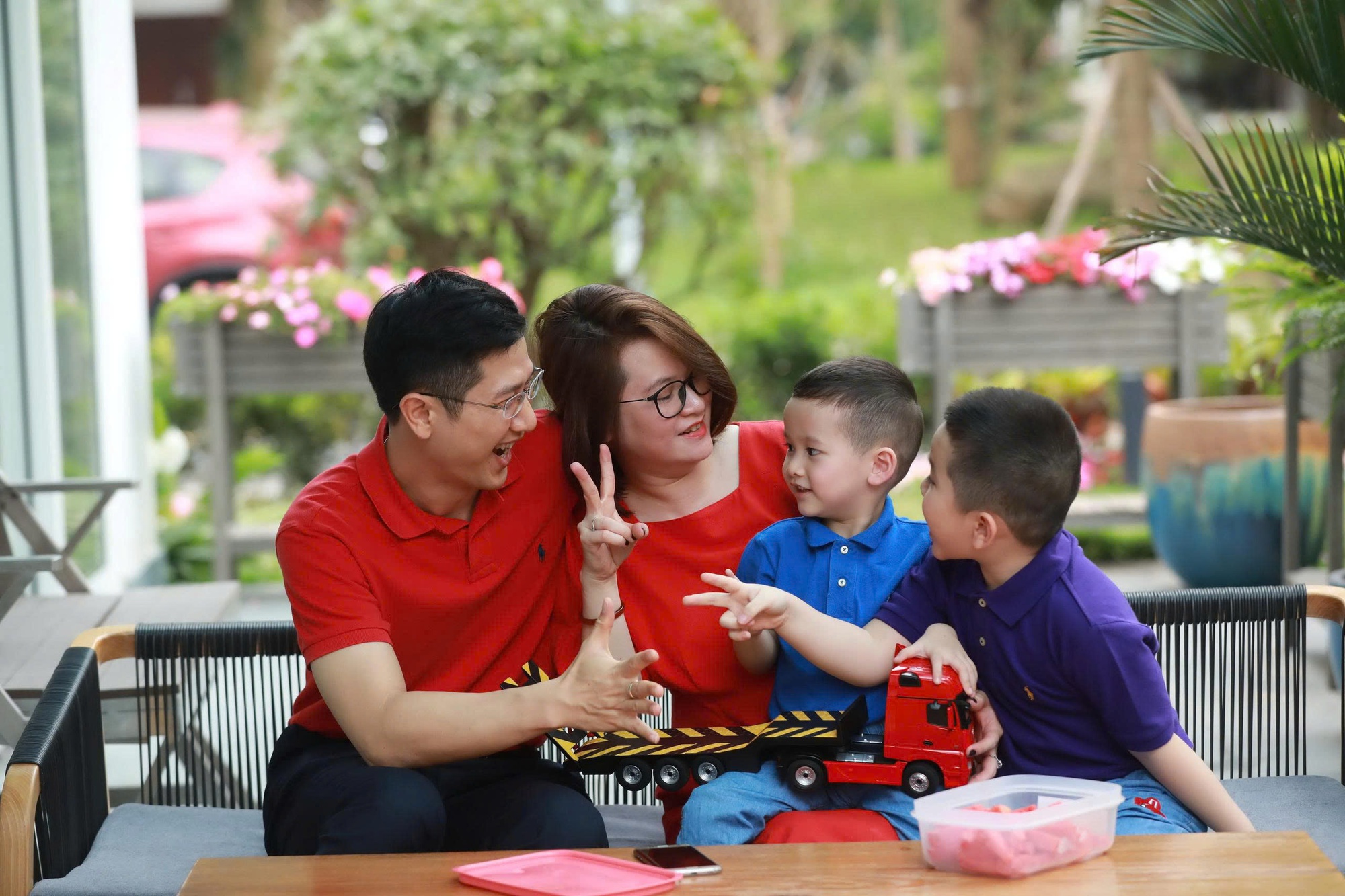 Khi con nghiện m&agrave;n h&igrave;nh- Ảnh 3.