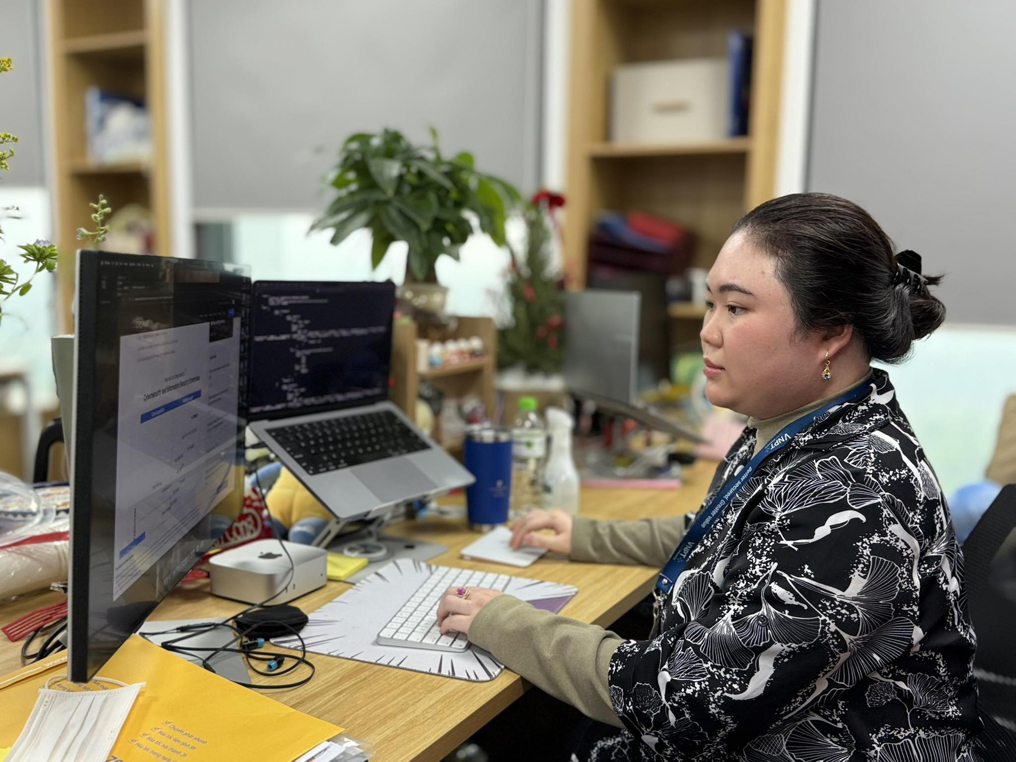 Phụ nữ l&agrave;m c&ocirc;ng nghệ: Khi đam m&ecirc; x&oacute;a nh&ograve;a định kiến- Ảnh 2.