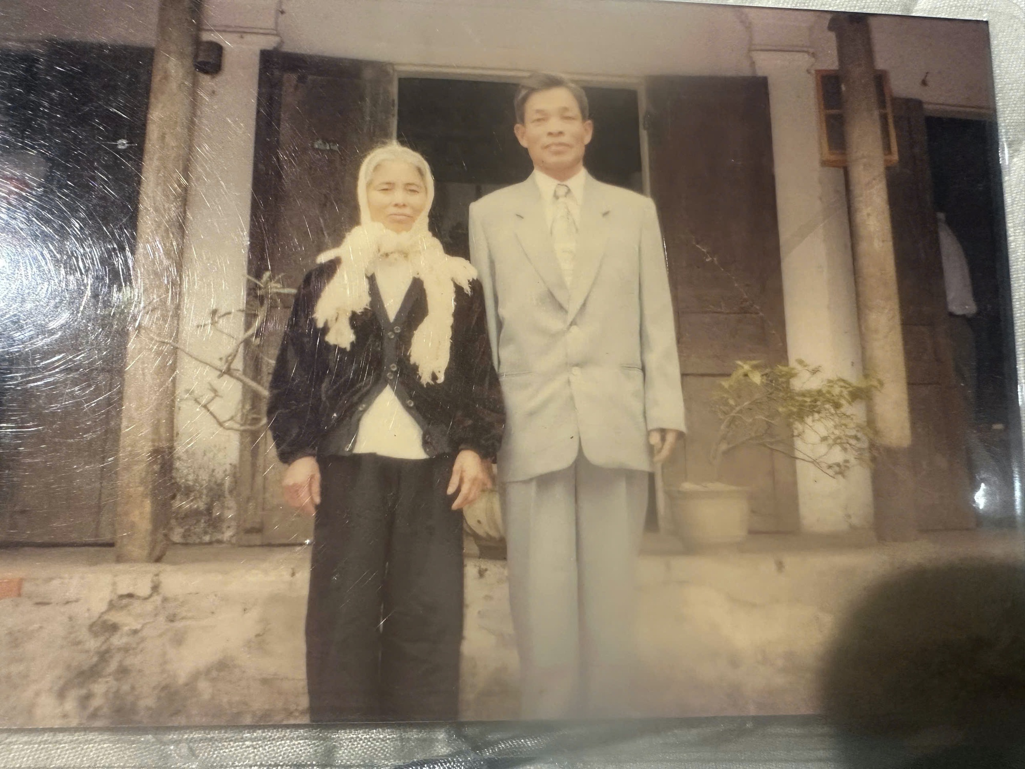 Ngưỡng mộ tình yêu gia đình 70 năm bên nhau của ông Cứ và bà Chín - Ảnh 4.