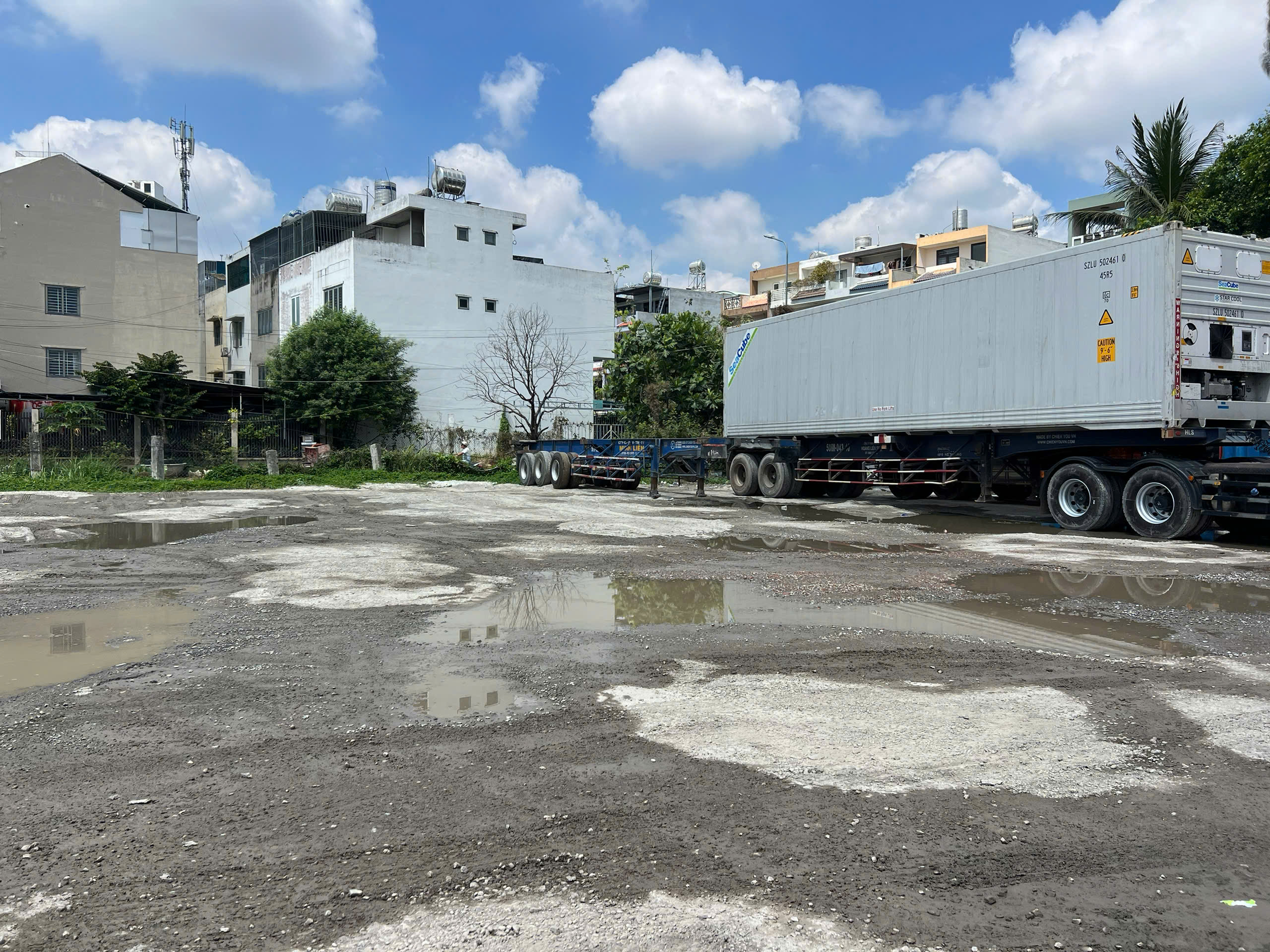 TP.HCM: Xử lý vi phạm các bãi xe container tự phát trên đường Võ Chí Công- Ảnh 9.