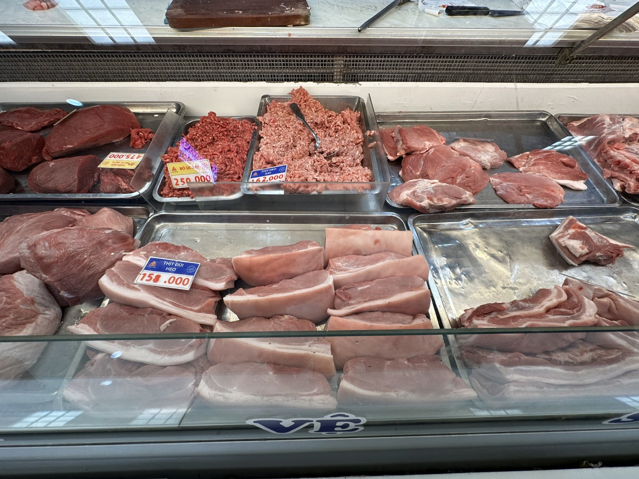 Giá heo hơi hôm nay 7.4.2026: 'Thủ phủ chăn nuôi' tăng giá - Ảnh 1.