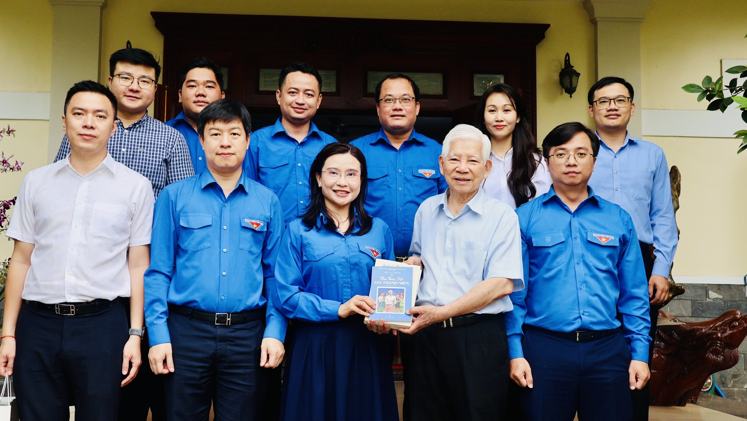  Bí thư Trung ương Đoàn tri ân nguyên Chủ tịch nước Nguyễn Minh Triết - Ảnh 2.