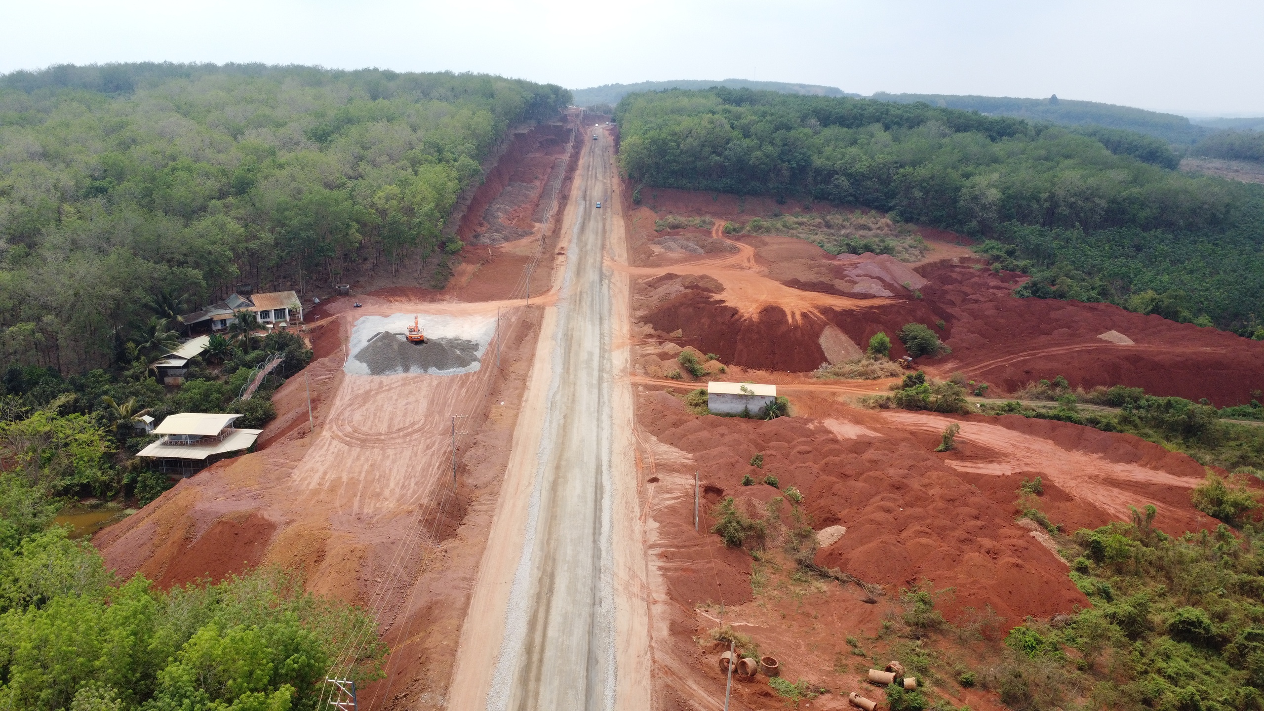 Hạ cốt nền đường và những hệ lụy Đối với nhà dân bên vực sâu tại Đồng Nai - Ảnh 3.