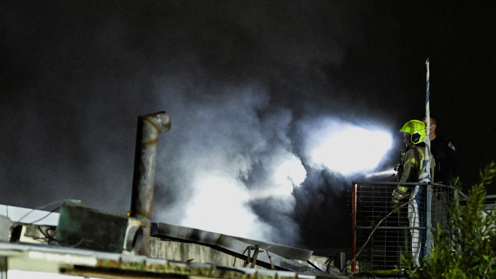 Azerbaijan c&aacute;o buộc Iran tung UAV tấn c&ocirc;ng, Israel tấn c&ocirc;ng Beirut- Ảnh 1.