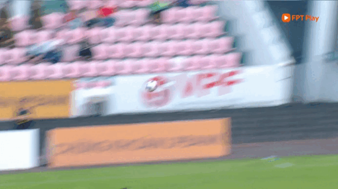 Minh Vương v&agrave; Xu&acirc;n Trường c&ugrave;ng bất lực, Trường Tươi Đồng Nai bị Quảng Ninh chia điểm: Vẫn nhất bảng - Ảnh 1.