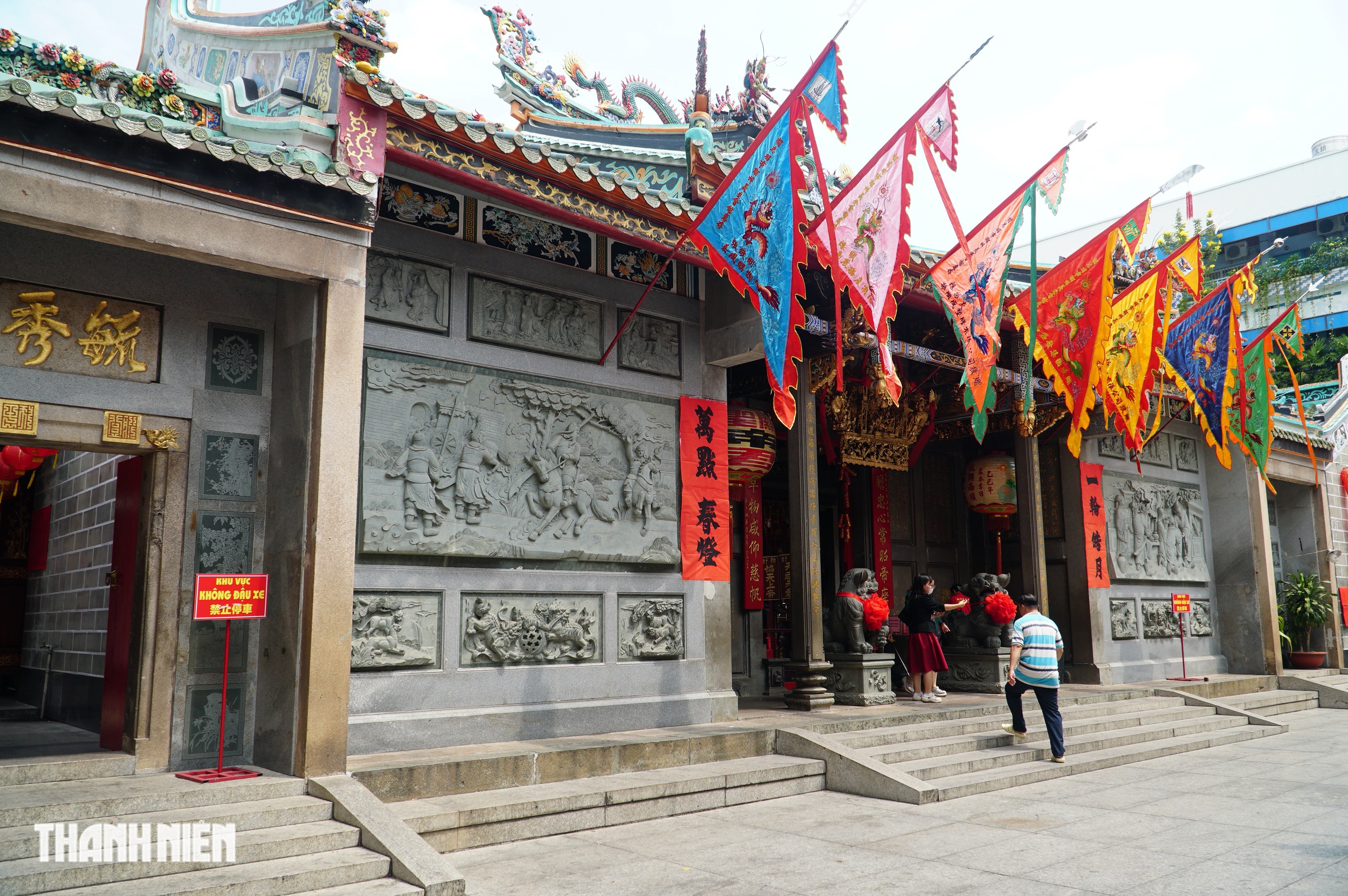 Giải m&atilde; hội qu&aacute;n người Hoa ở Chợ Lớn: Ch&ugrave;a &Ocirc;ng v&agrave; ngựa X&iacute;ch Thố nổi tiếng - Ảnh 1.