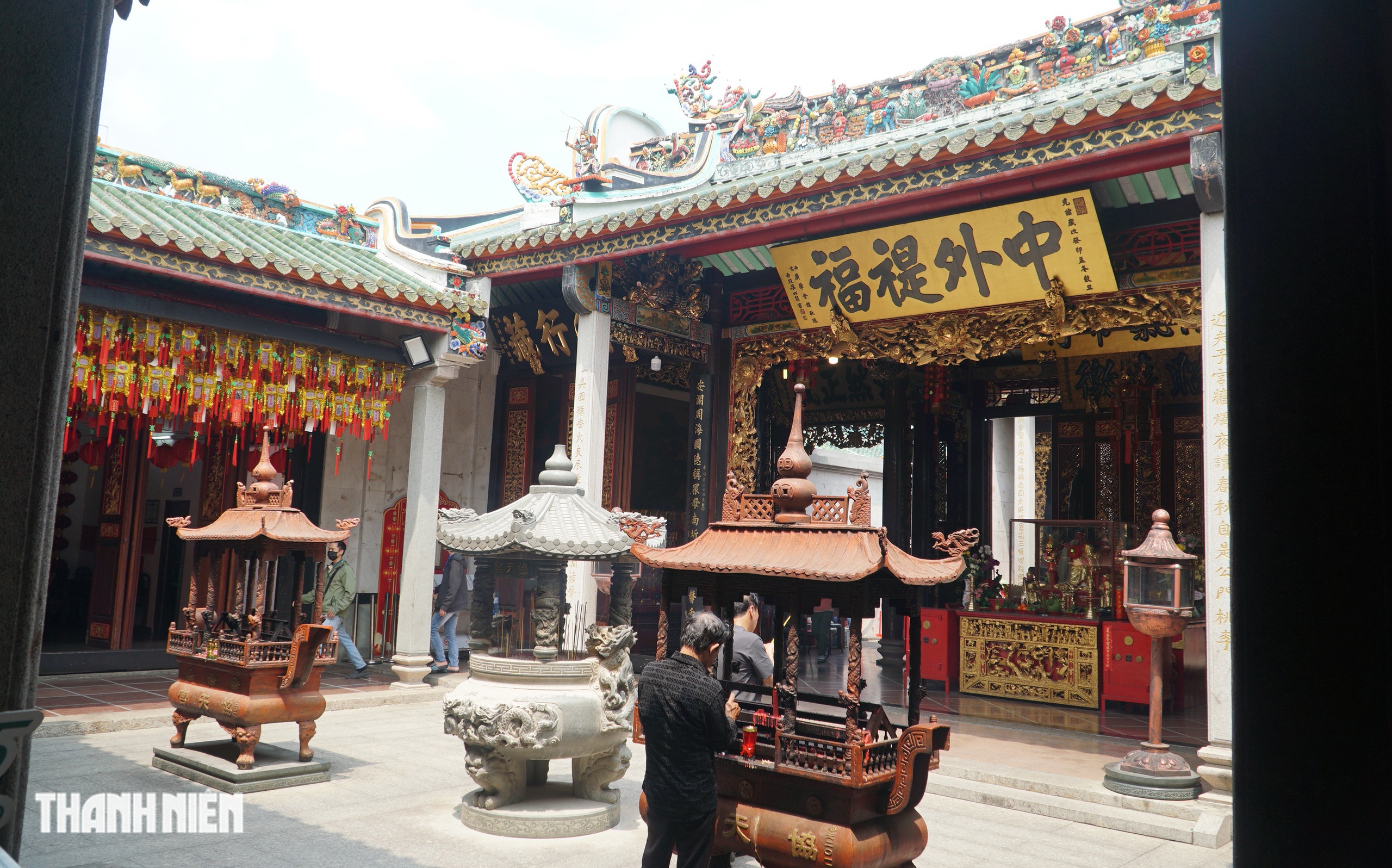 Giải m&atilde; hội qu&aacute;n người Hoa ở Chợ Lớn: Ch&ugrave;a &Ocirc;ng v&agrave; ngựa X&iacute;ch Thố nổi tiếng - Ảnh 2.