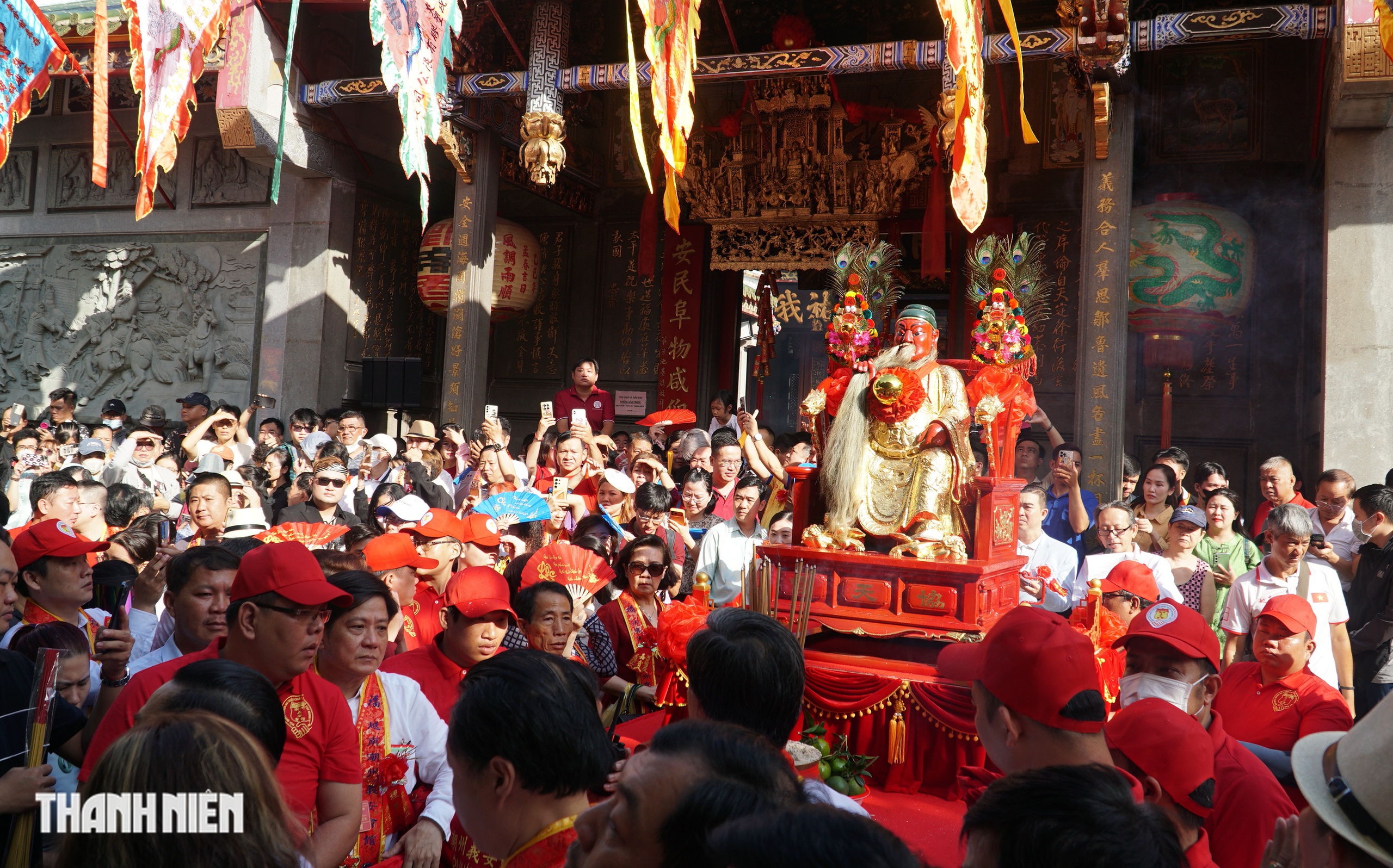 Giải m&atilde; hội qu&aacute;n người Hoa ở Chợ Lớn: Ch&ugrave;a &Ocirc;ng v&agrave; ngựa X&iacute;ch Thố nổi tiếng - Ảnh 6.