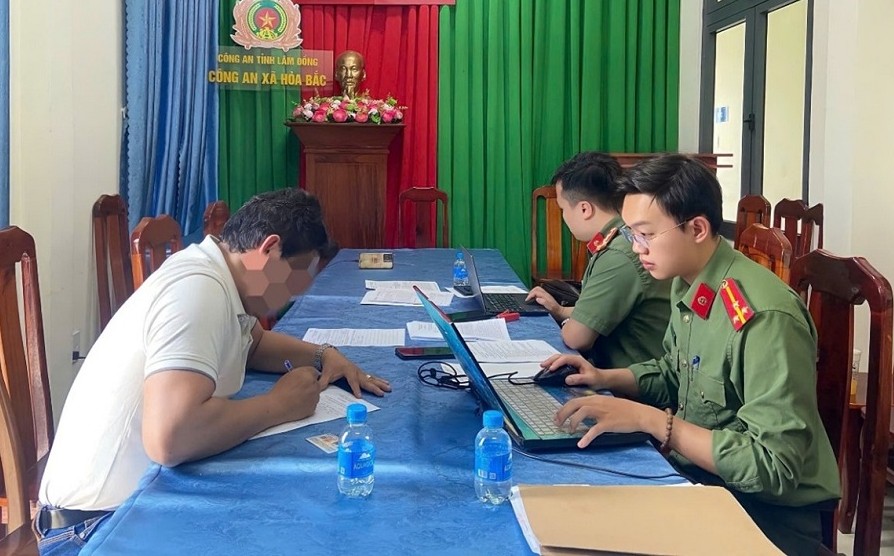 Xử lý 2 người đăng tin sai sự thật về bầu cử Quốc hội năm 2026 - Ảnh 1.