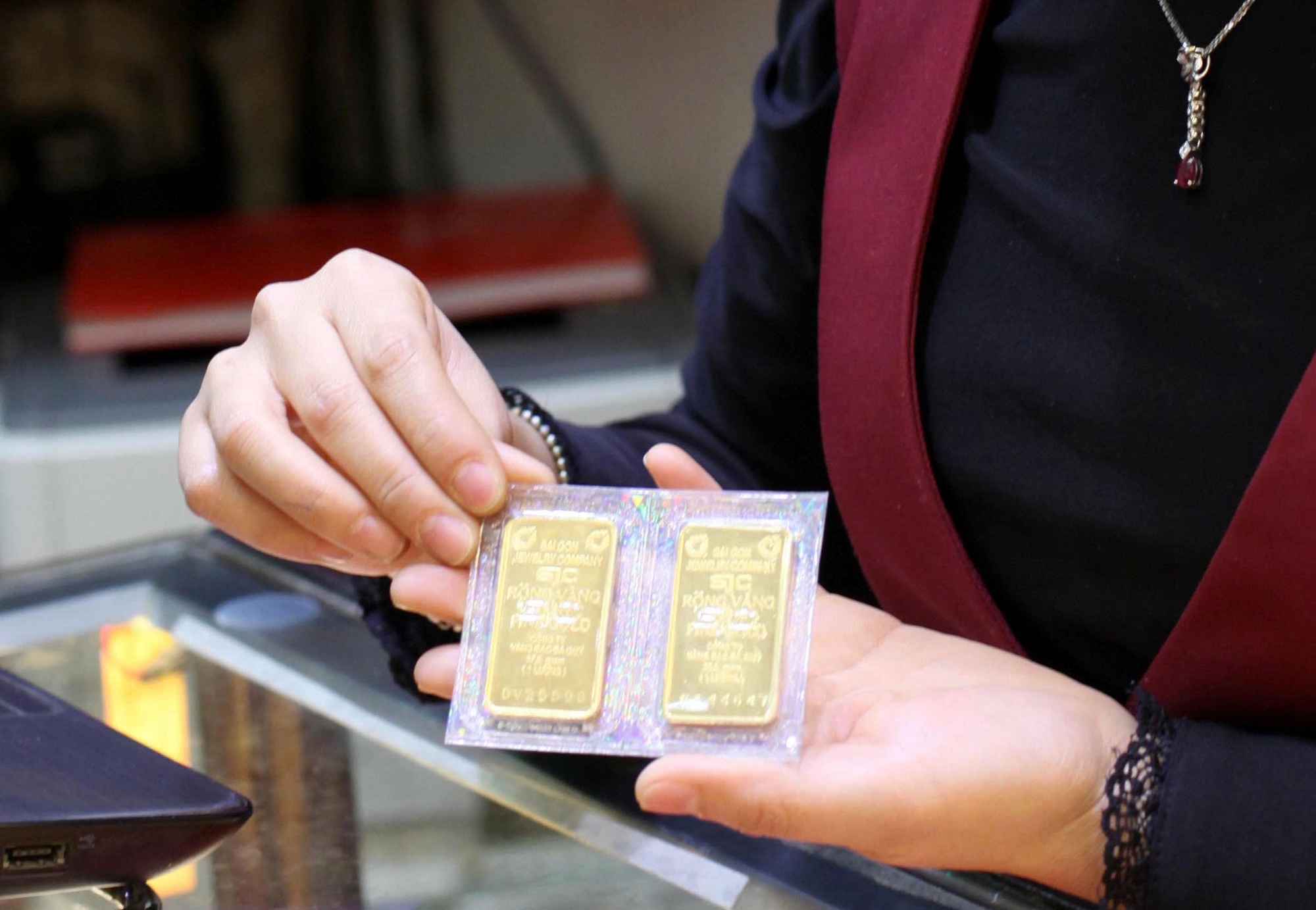 Gi&aacute; v&agrave;ng giảm chưa c&oacute; điểm dừng- Ảnh 1.