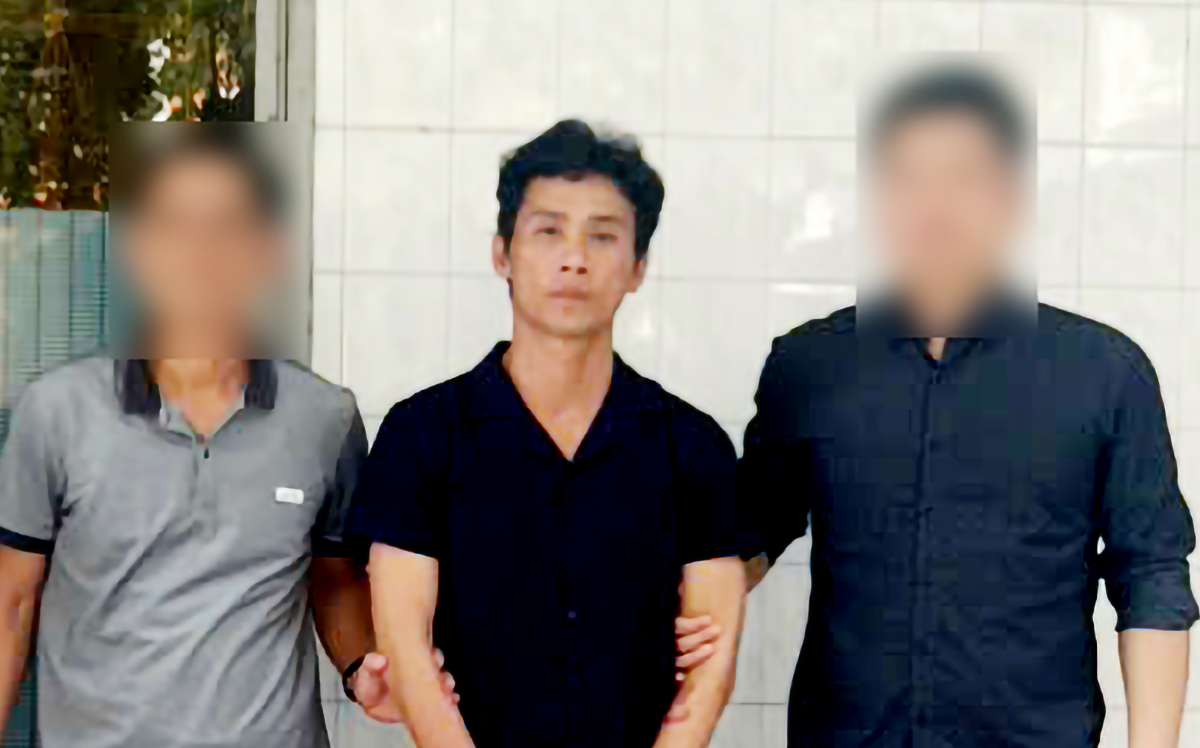 An Giang: Chém người mâu thuẫn với cha ruột khi đánh bạc, bị truy nã - Ảnh 1.