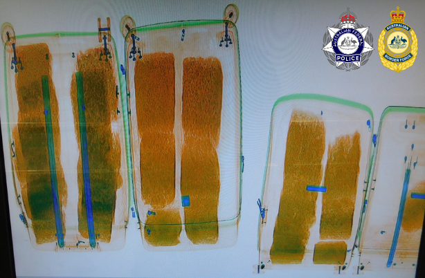 Giấu 38 kg ma túy buôn lậu theo cách ‘sơ sài đến bất ngờ’- Ảnh 2.