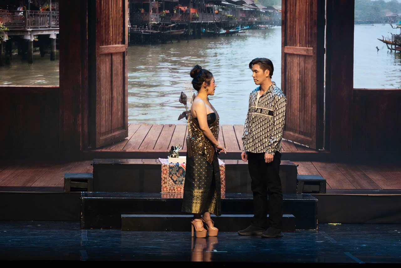 Nam vương Hoàng Phi Kha làm rõ câu chuyện đi phát tờ rơi mưu sinh ở Mỹ - Ảnh 1.