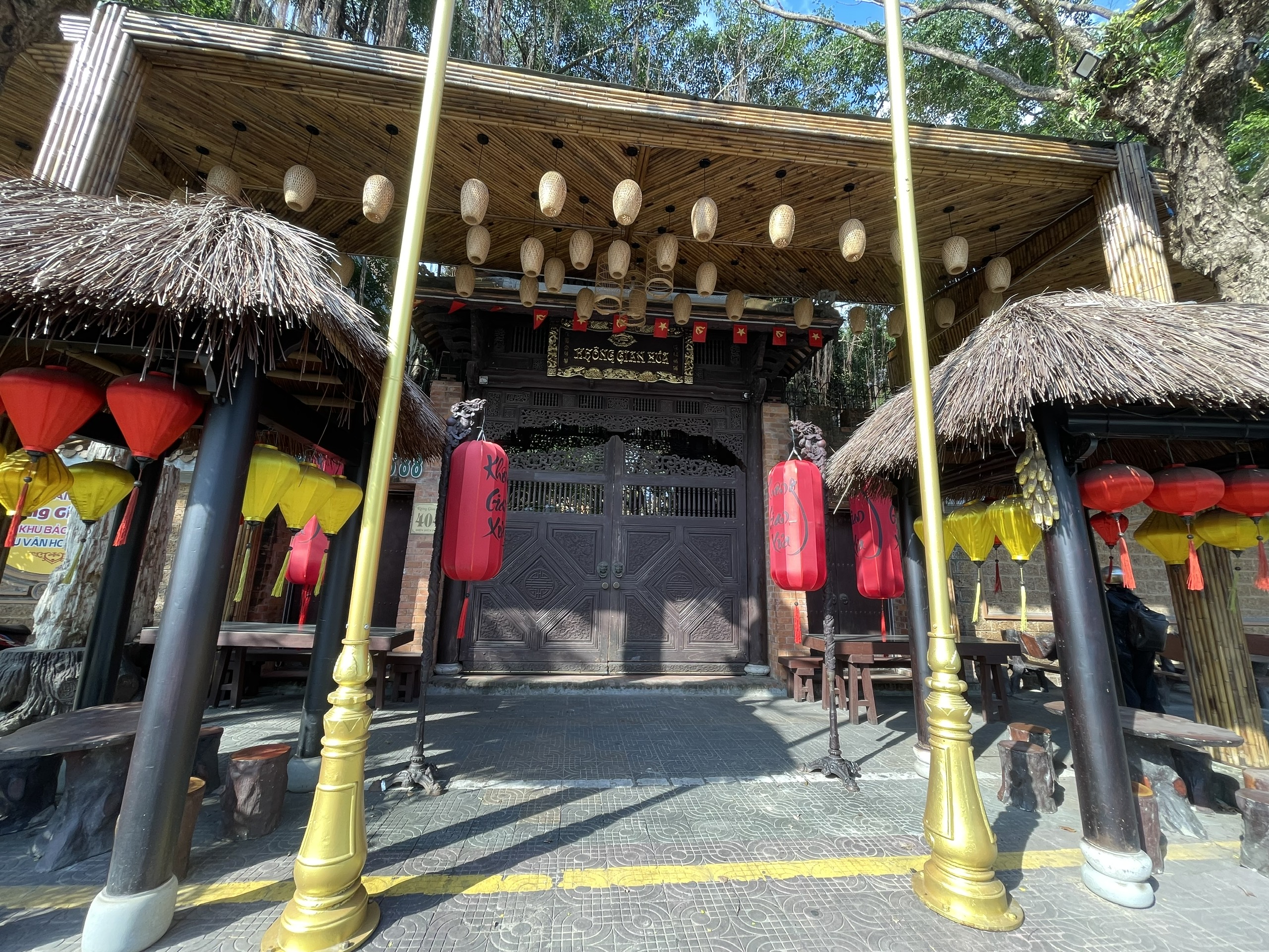 Đà Nẵng: Rao bán đấu giá loạt tài sản của đại gia Huy 'máy nổ' - Ảnh 1.