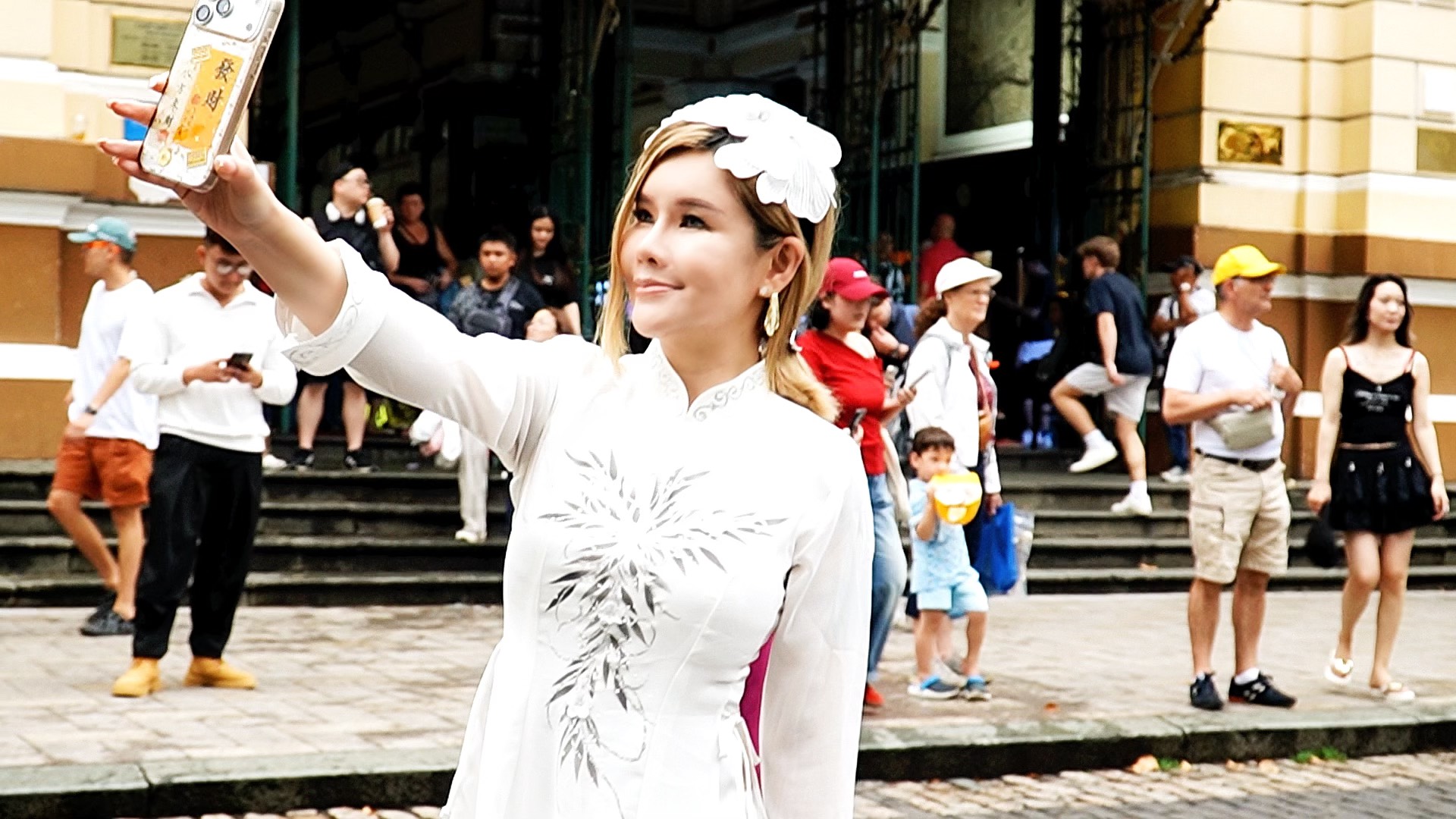 Giải m&atilde; sức h&uacute;t của &aacute;o d&agrave;i với giới trẻ ng&agrave;y nay:  - Ảnh 1.