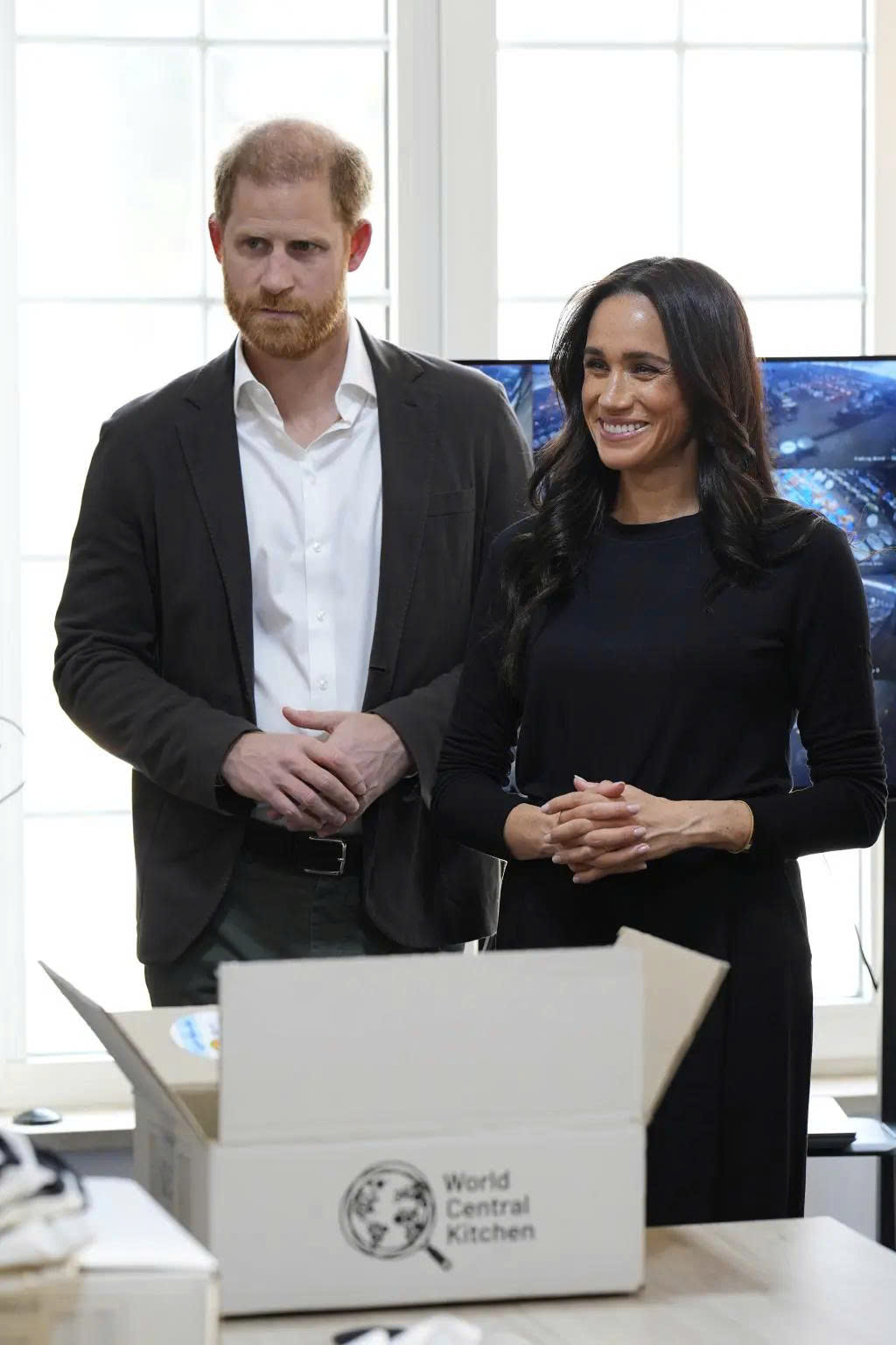 Rời Hoàng gia Anh, Meghan Markle et Hoàng to Harry liên tiếp kinh doanh thất bại