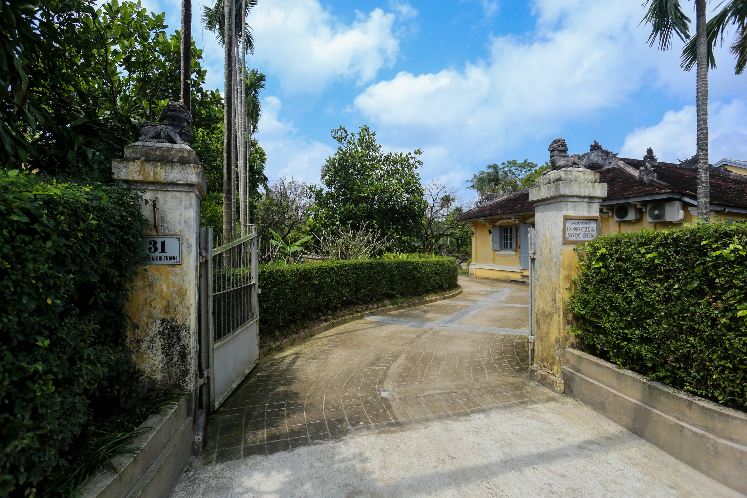 Phủ thờ c&ocirc;ng ch&uacute;a Ngọc Sơn: Nơi giữ b&aacute;u vật ho&agrave;ng gia v&agrave; nếp nh&agrave; rường cổ- Ảnh 10.