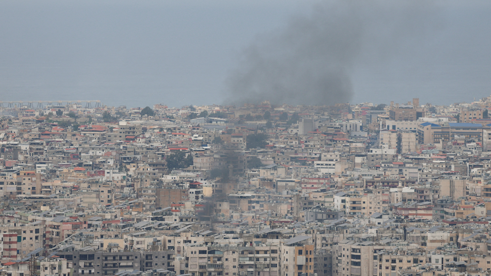 Israel oanh tạc Beirut, Liên Hiệp Quốc cảnh báo 100.000 người dân Li Băng phải di tản - Ảnh 1.