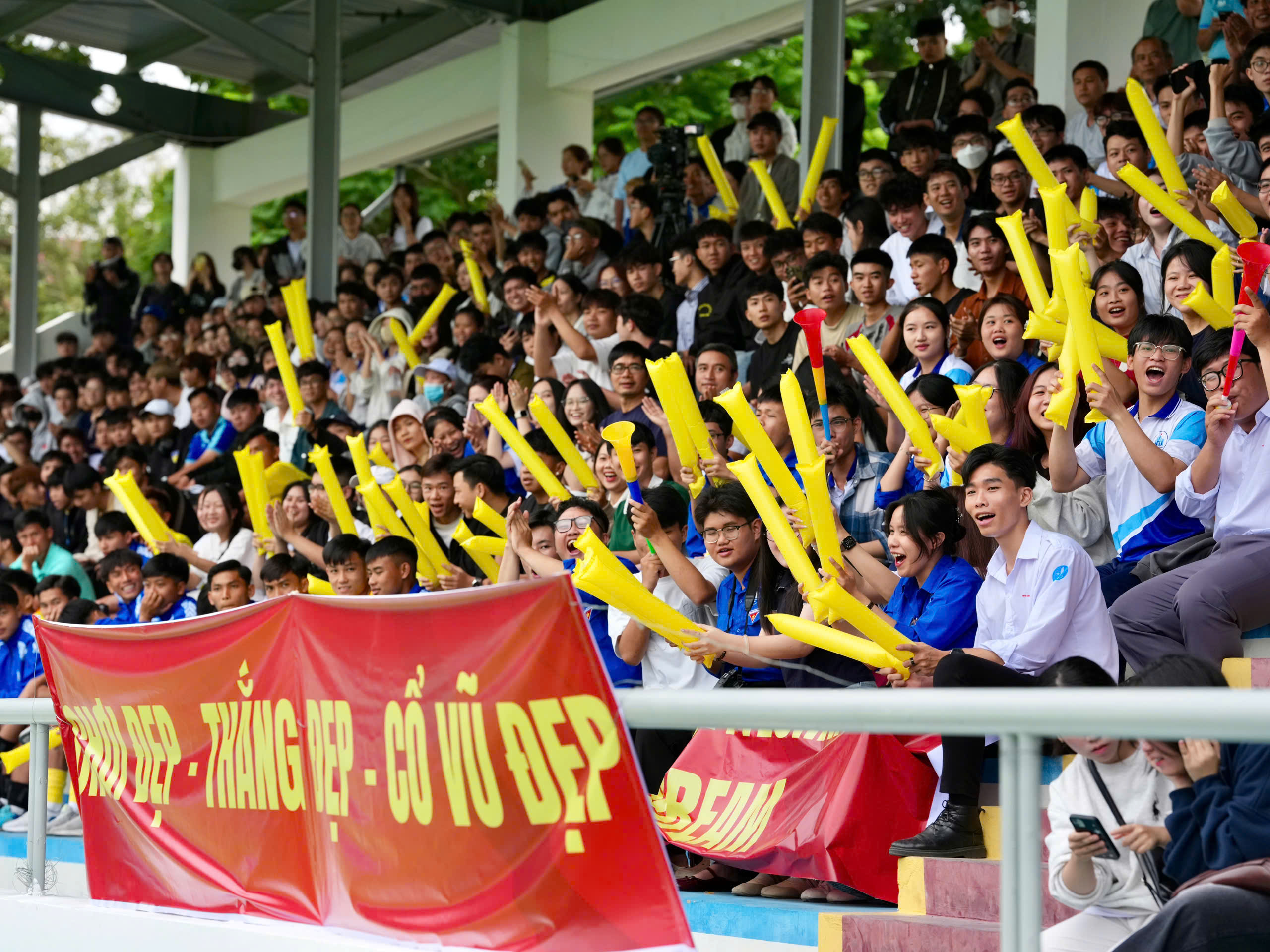 Khai mạc hoành tráng mở màn ngày hội bóng đá sinh viên, chờ đợi những trận cầu rực lửa- Ảnh 15.