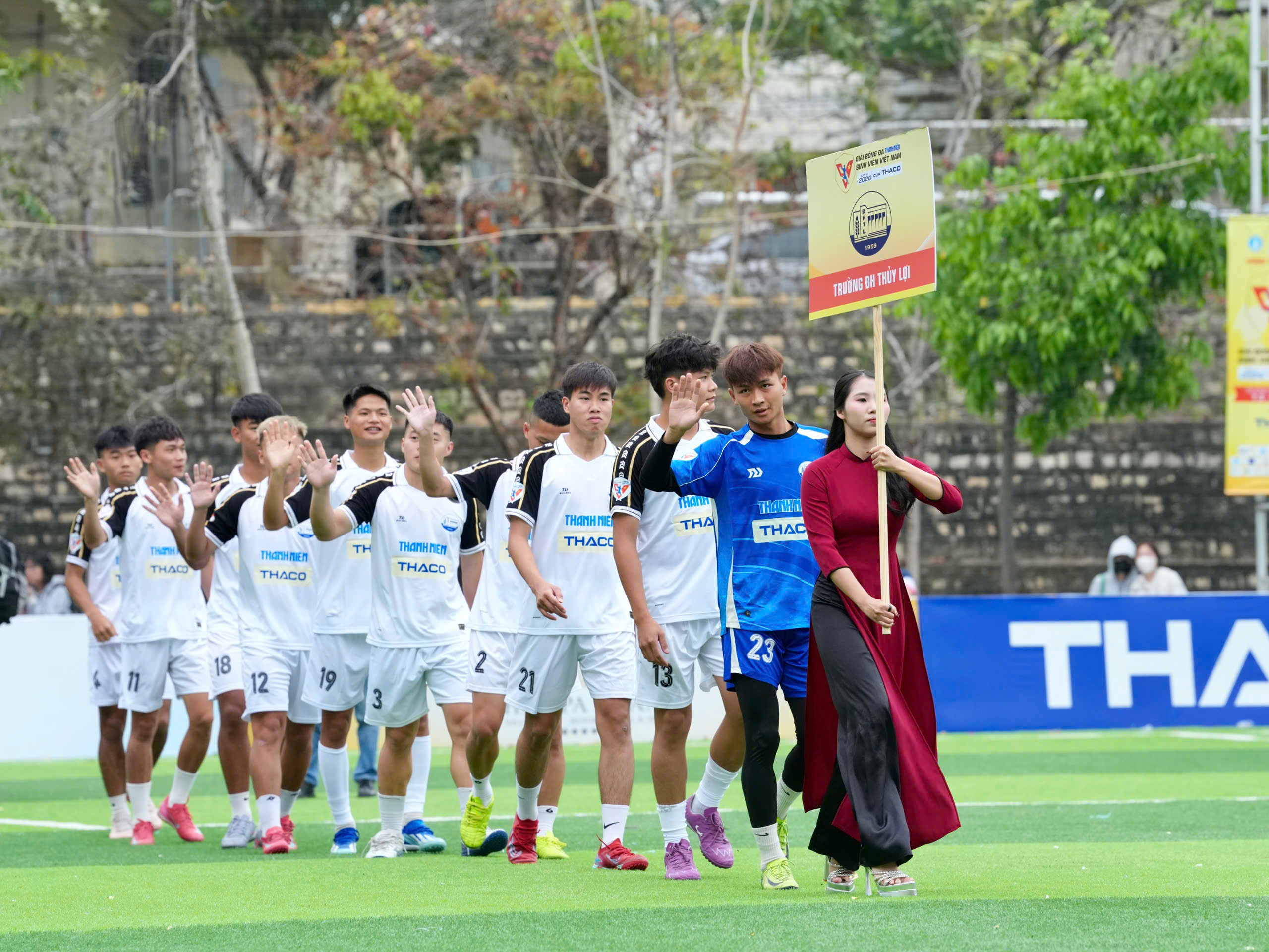 Khai mạc hoành tráng mở màn ngày hội bóng đá sinh viên, chờ đợi những trận cầu rực lửa- Ảnh 4.
