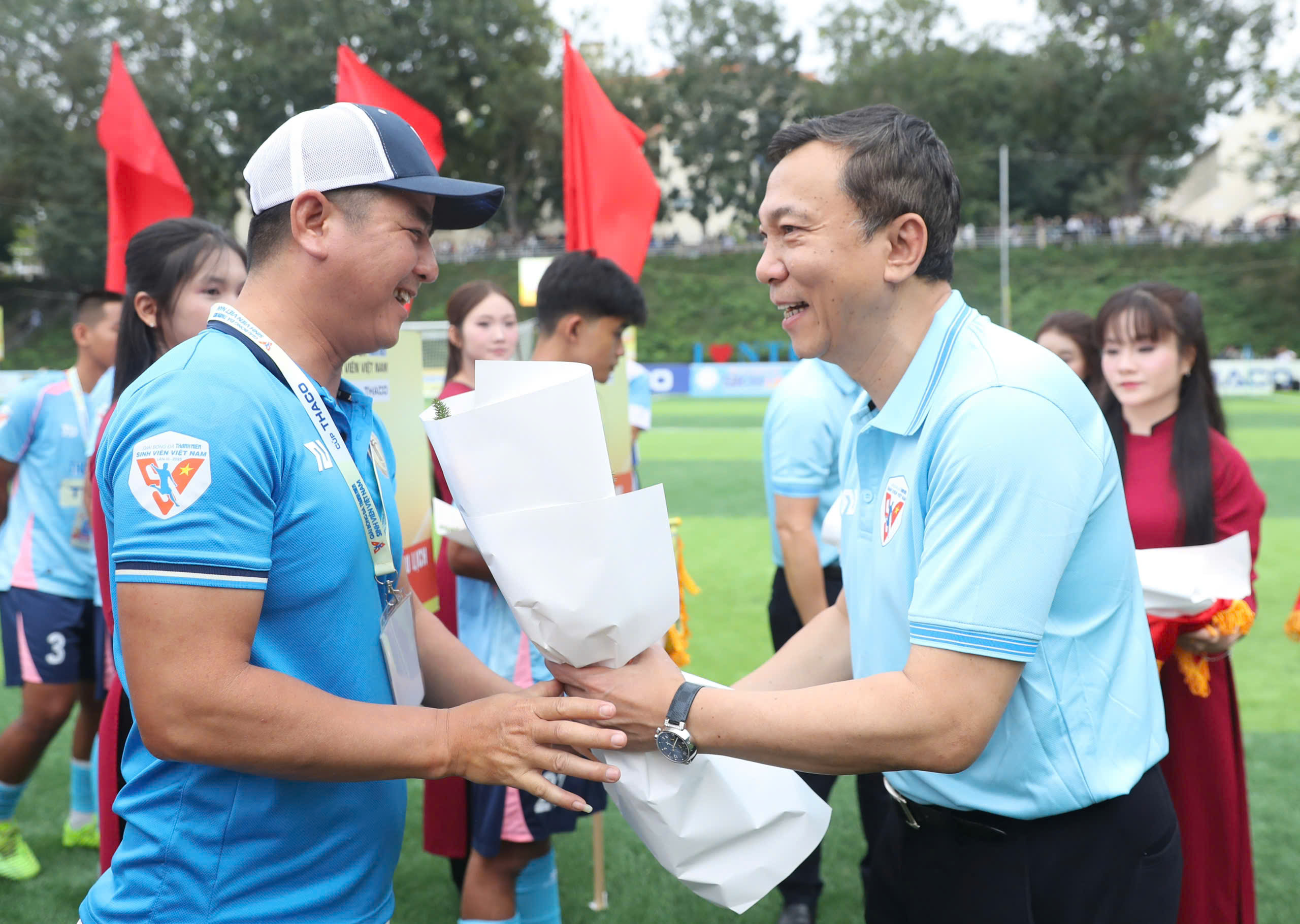 Khai mạc hoành tráng mở màn ngày hội bóng đá sinh viên, chờ đợi những trận cầu rực lửa- Ảnh 9.