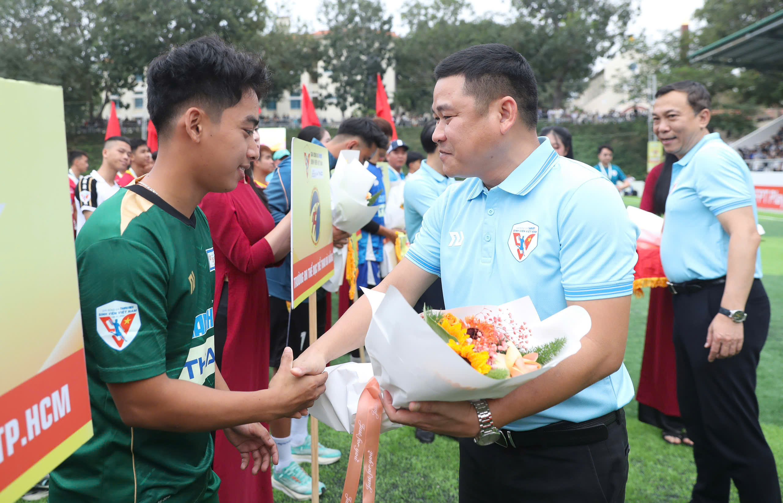 Khai mạc hoành tráng mở màn ngày hội bóng đá sinh viên, chờ đợi những trận cầu rực lửa- Ảnh 8.