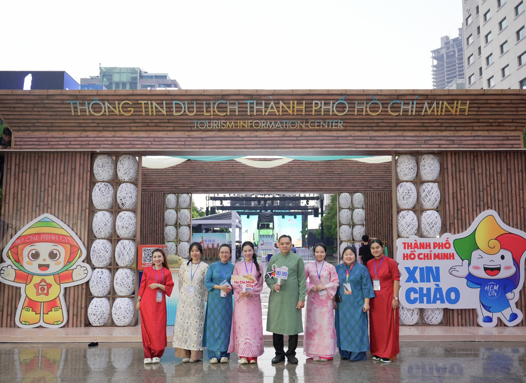 Khai mạc lễ hội &Aacute;o d&agrave;i TP.HCM 2026: 'Sợi tơ v&agrave;ng son' dệt kh&aacute;t vọng th&agrave;nh phố - Ảnh 8.