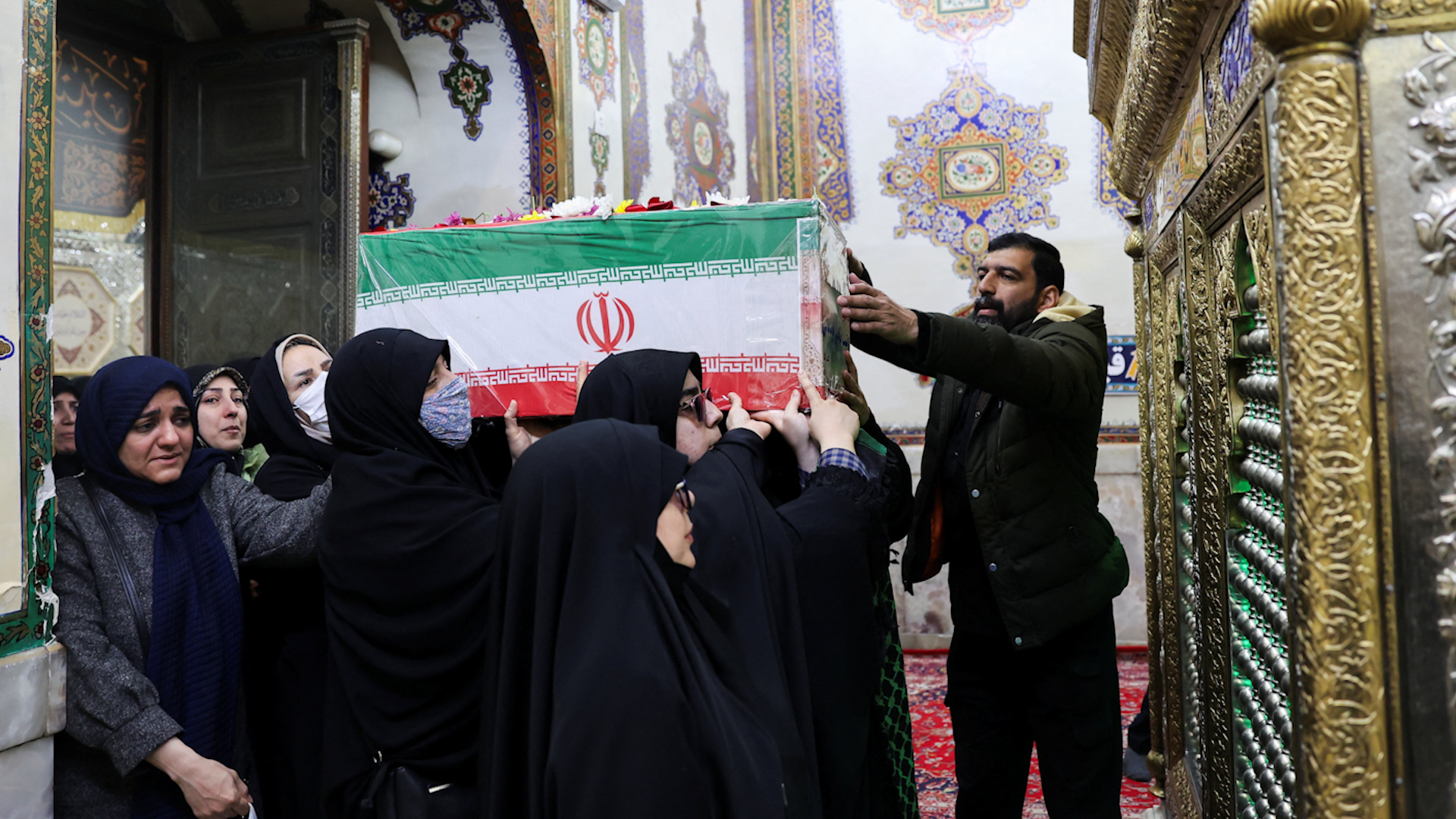 &Ocirc;ng Trump y&ecirc;u cầu &lsquo;đầu h&agrave;ng v&ocirc; điều kiện&rsquo; từ Iran - Ảnh 1.