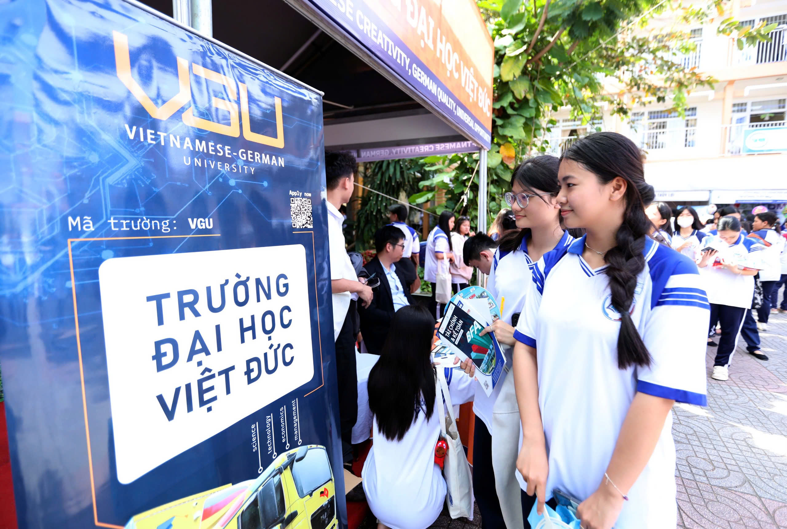 Hơn 2.500 học sinh TP.HCM đi tìm cơ hội cho tương lai - Ảnh 11.