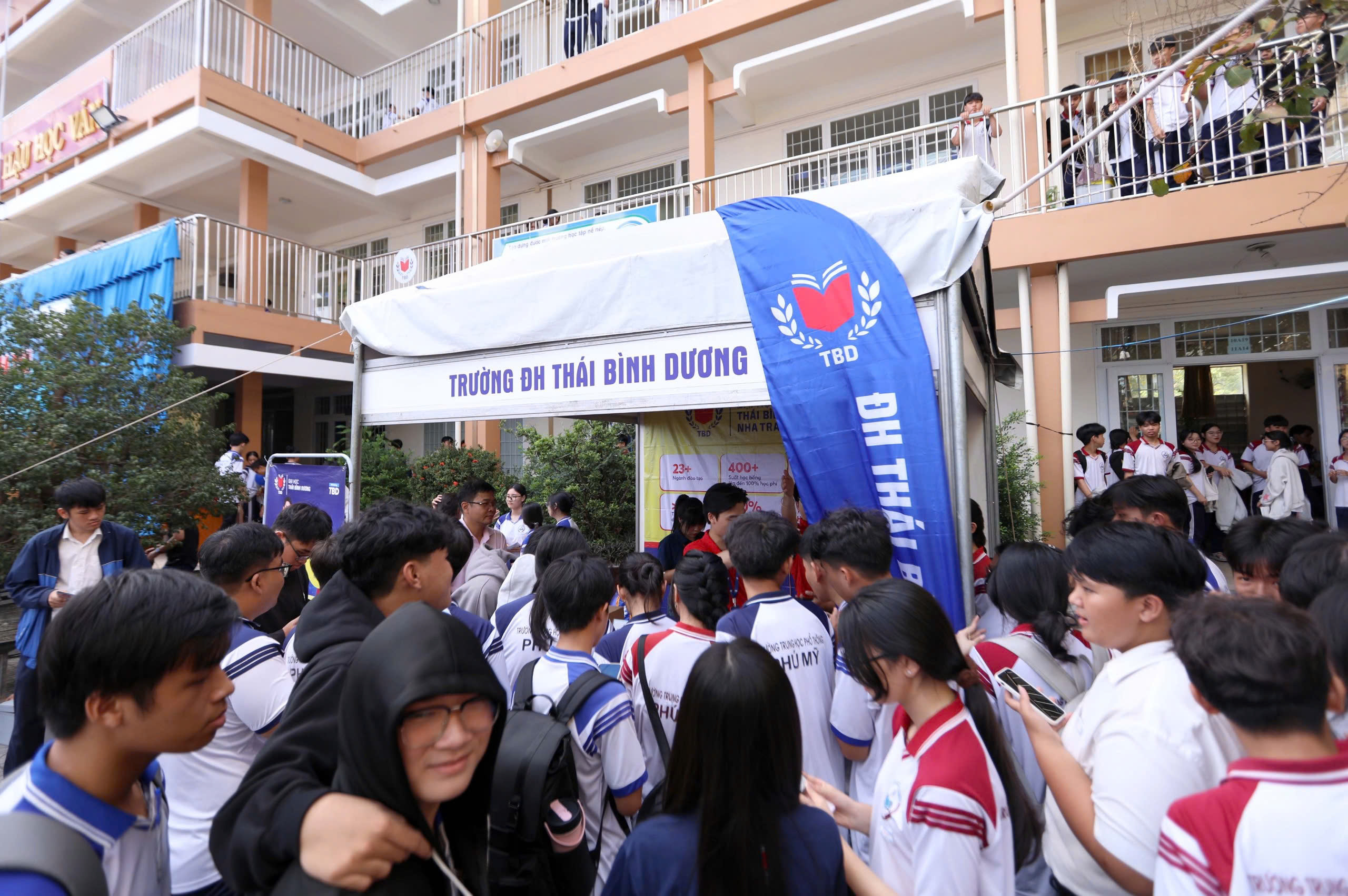 Hơn 2.500 học sinh TP.HCM đi tìm cơ hội cho tương lai - Ảnh 4.