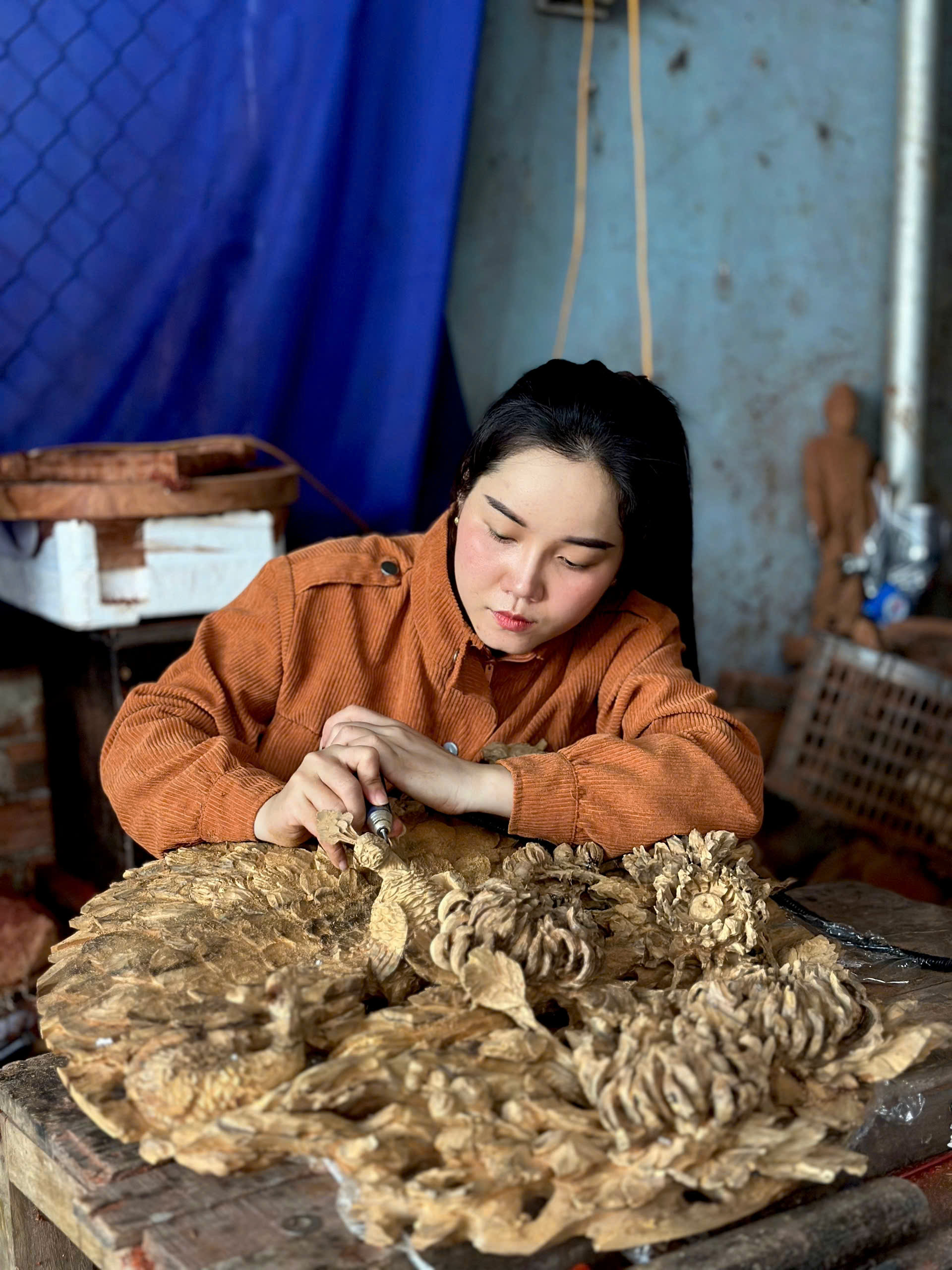 Hotgirl ở Đà Nẵng 'độc chiếm ngôi vị', làm cái nghề thường không dành cho nữ- Ảnh 2.