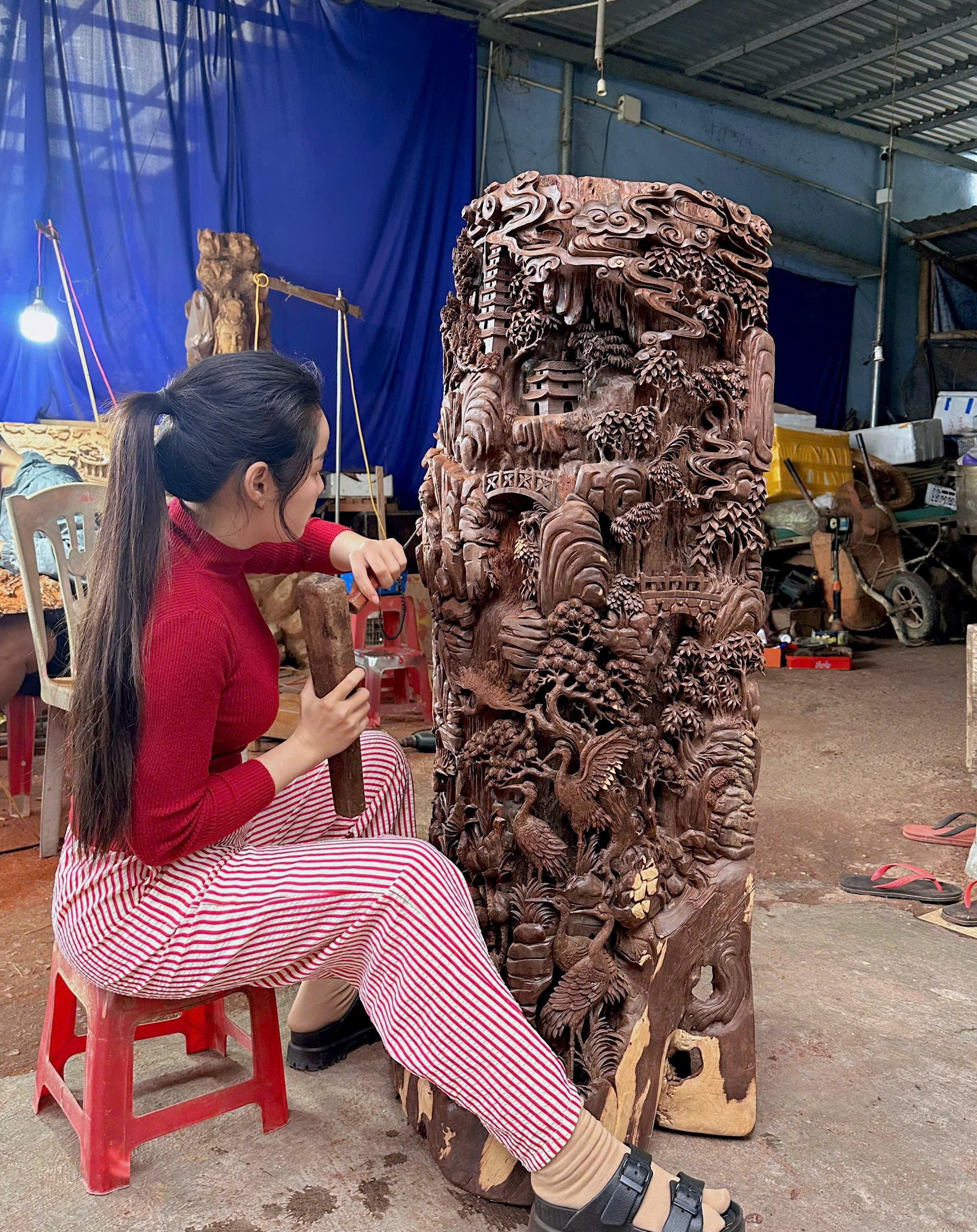 Hotgirl ở Đà Nẵng 'độc chiếm ngôi vị', làm cái nghề thường không dành cho nữ- Ảnh 3.