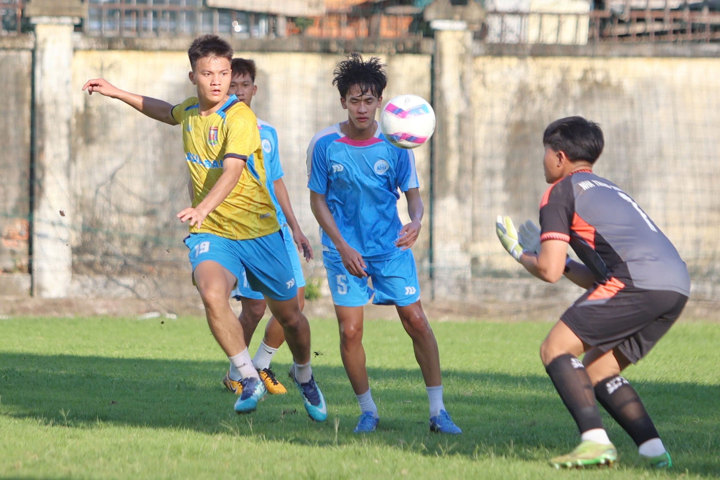 Nha Trang University 0-0 FPT Polytechnic College: Hjemmelaget er trygge ...