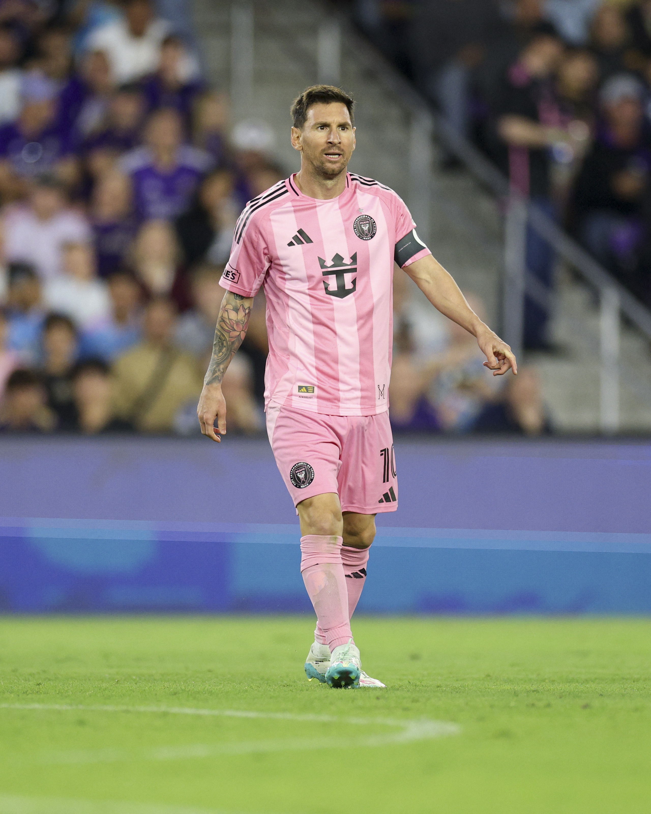 Messi sắp chạm mốc 900 b&agrave;n thắng, vừa dự lễ vinh danh tại Nh&agrave; Trắng - Ảnh 1.