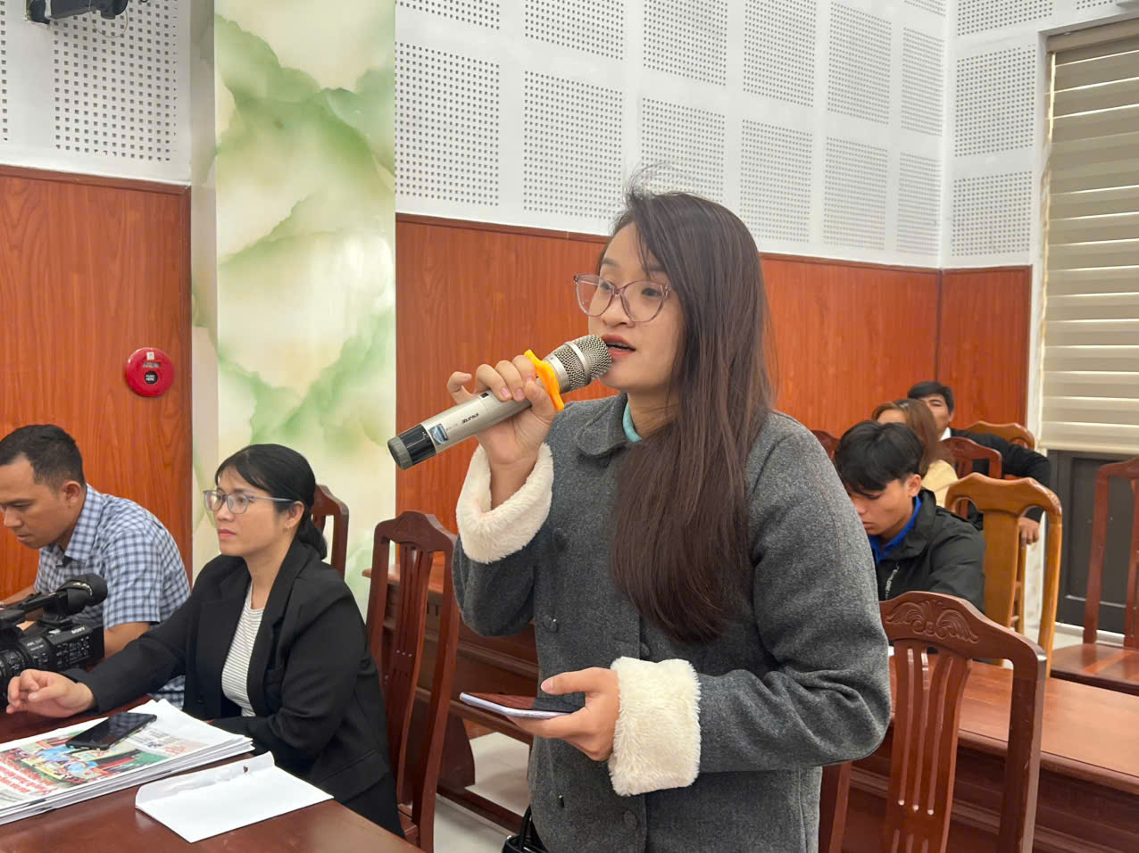 Cử tri miền n&uacute;i gửi gắm ước mơ về gi&aacute;o dục v&agrave; c&ocirc;ng nghệ cho giới trẻ - Ảnh 2.