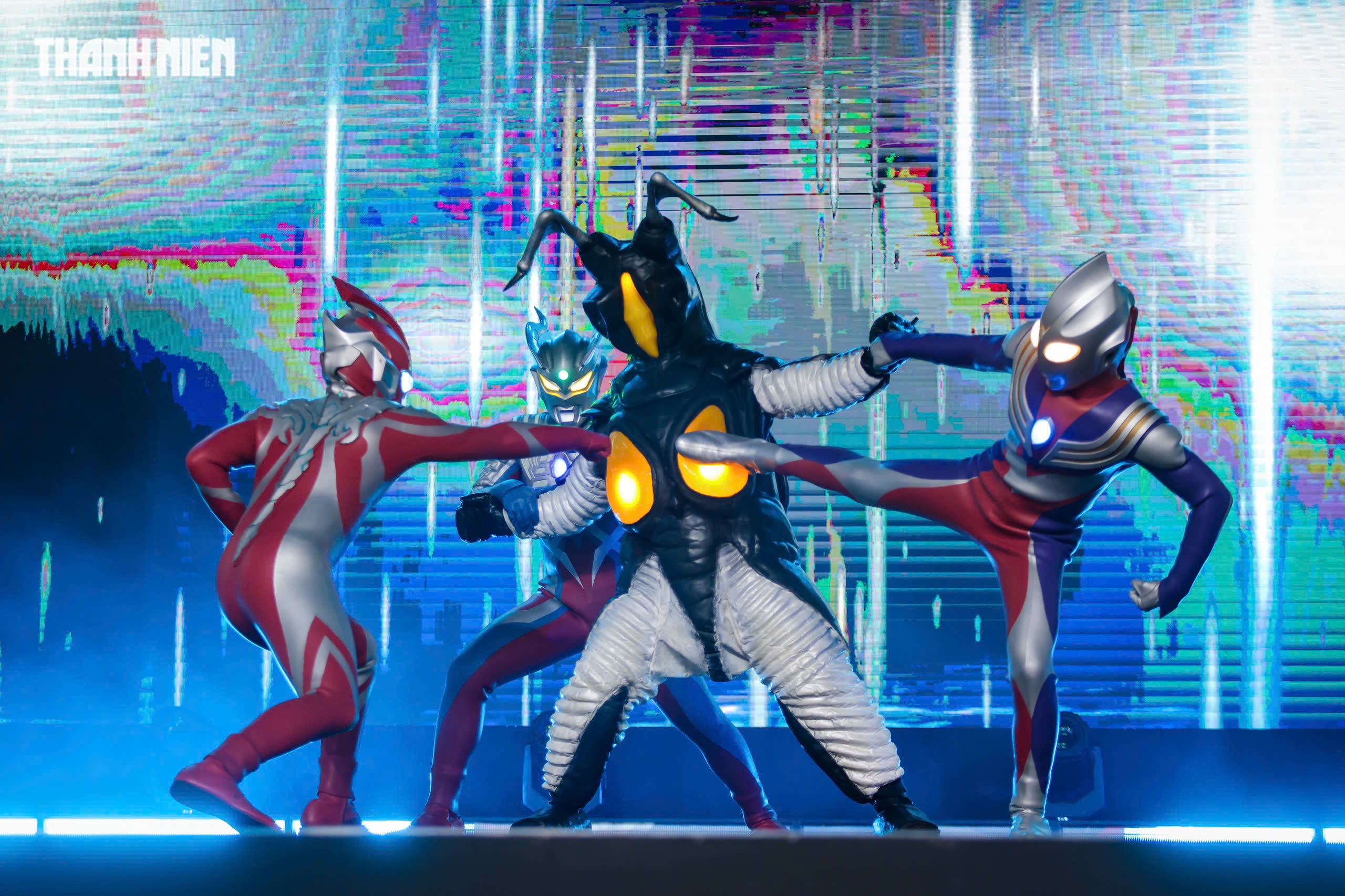 Si&ecirc;u nh&acirc;n Ultraman 'khuấy đảo' bế mạc lễ hội Việt - Nhật 2026- Ảnh 1.