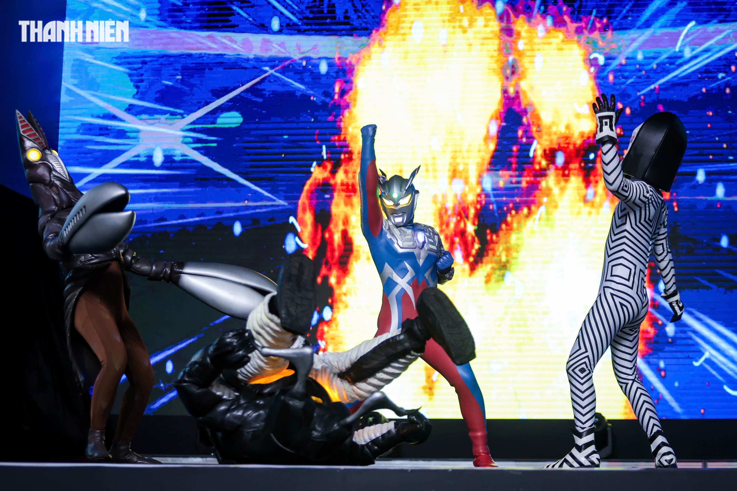 Si&ecirc;u nh&acirc;n Ultraman 'khuấy đảo' bế mạc lễ hội Việt - Nhật 2026- Ảnh 4.